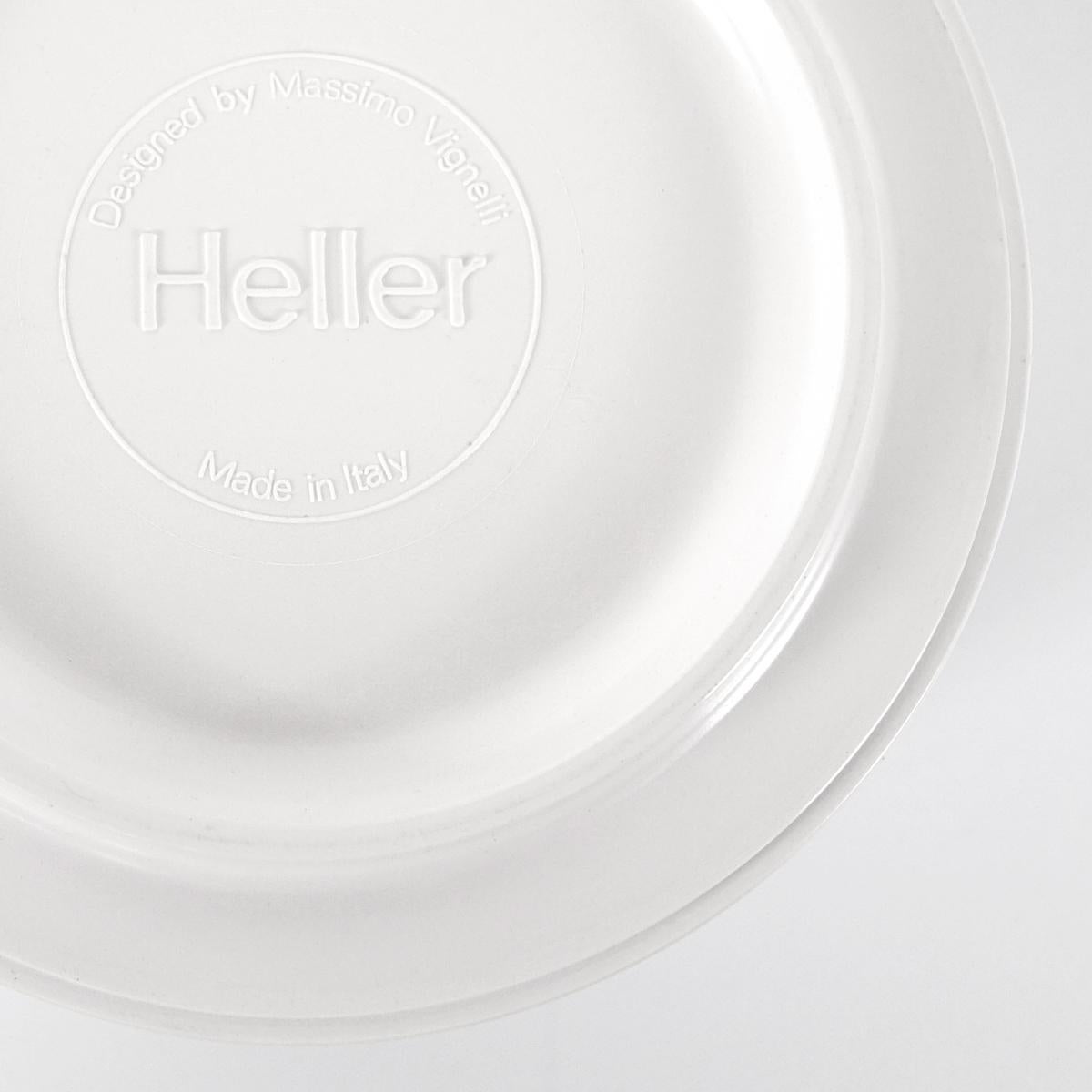 Midcentury Melamine Dinnerware Set Designed by Massimo Vignelli for Heller In Good Condition In Doornspijk, NL