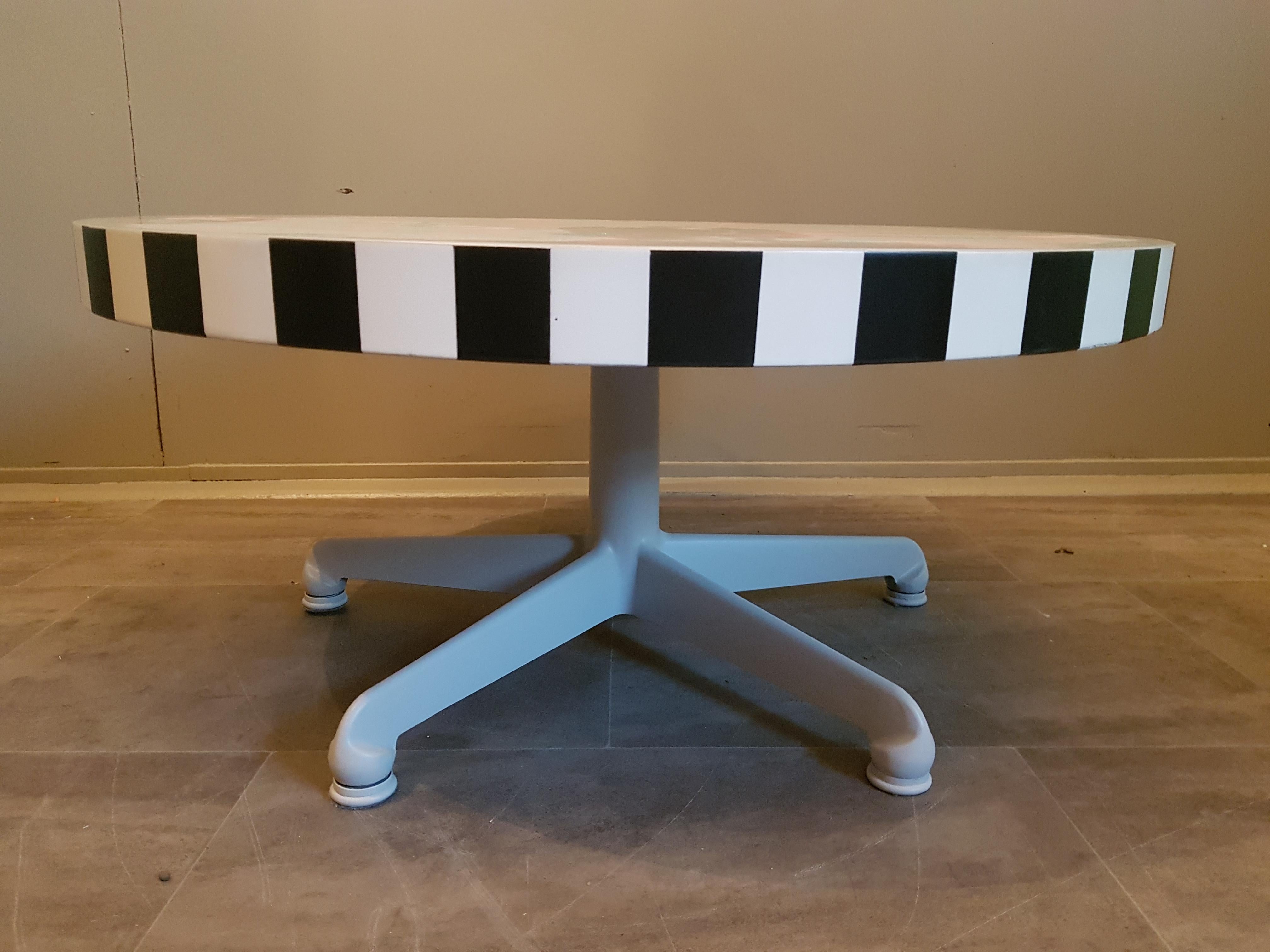 Mid-Century Memphis Style Side Coffee Table, Italy 1980s For Sale 5
