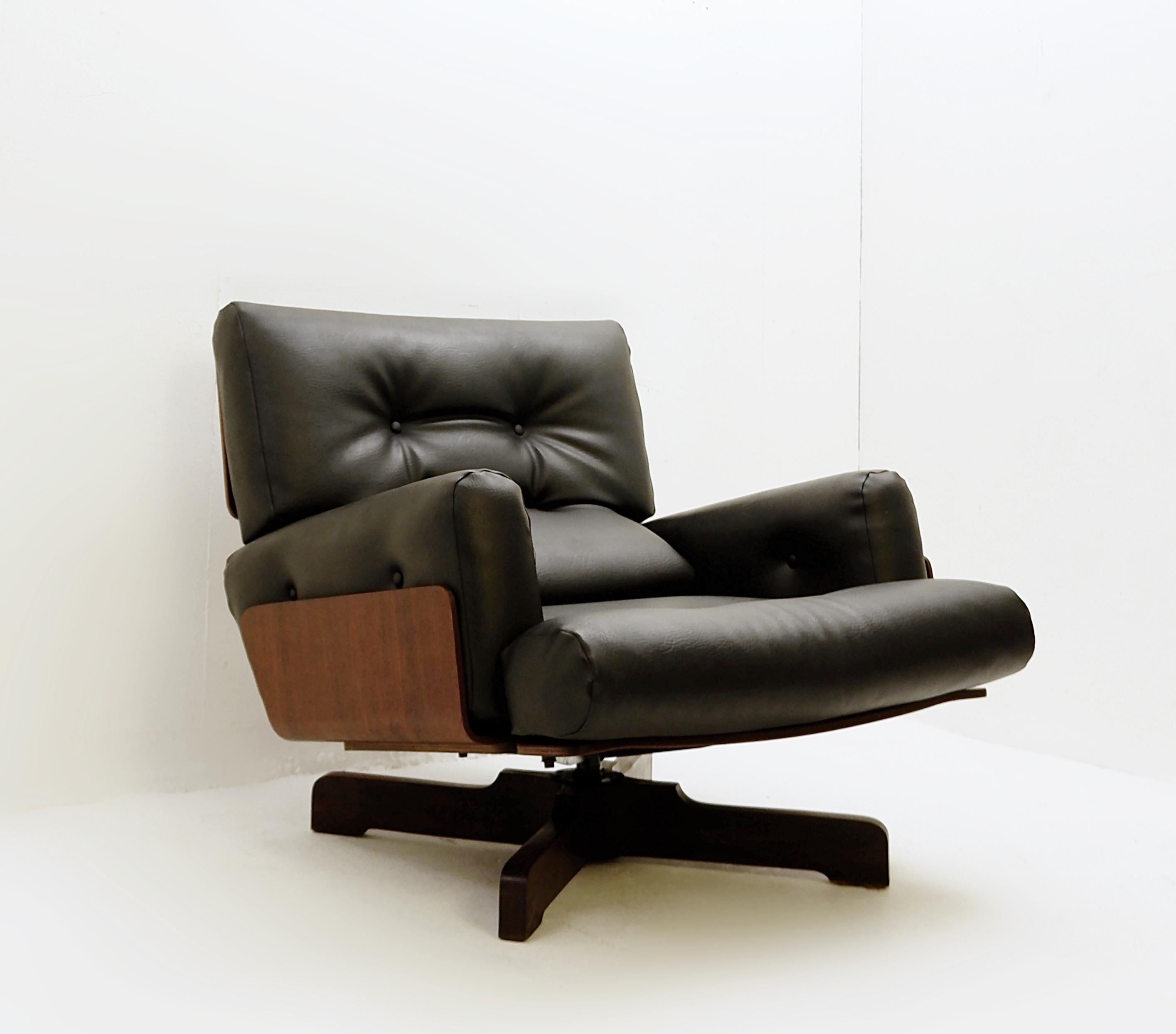 Mid-Century Modern Midcentury Menilio Taro Model 401 Lounge Chair for Cinova, Italy 1964