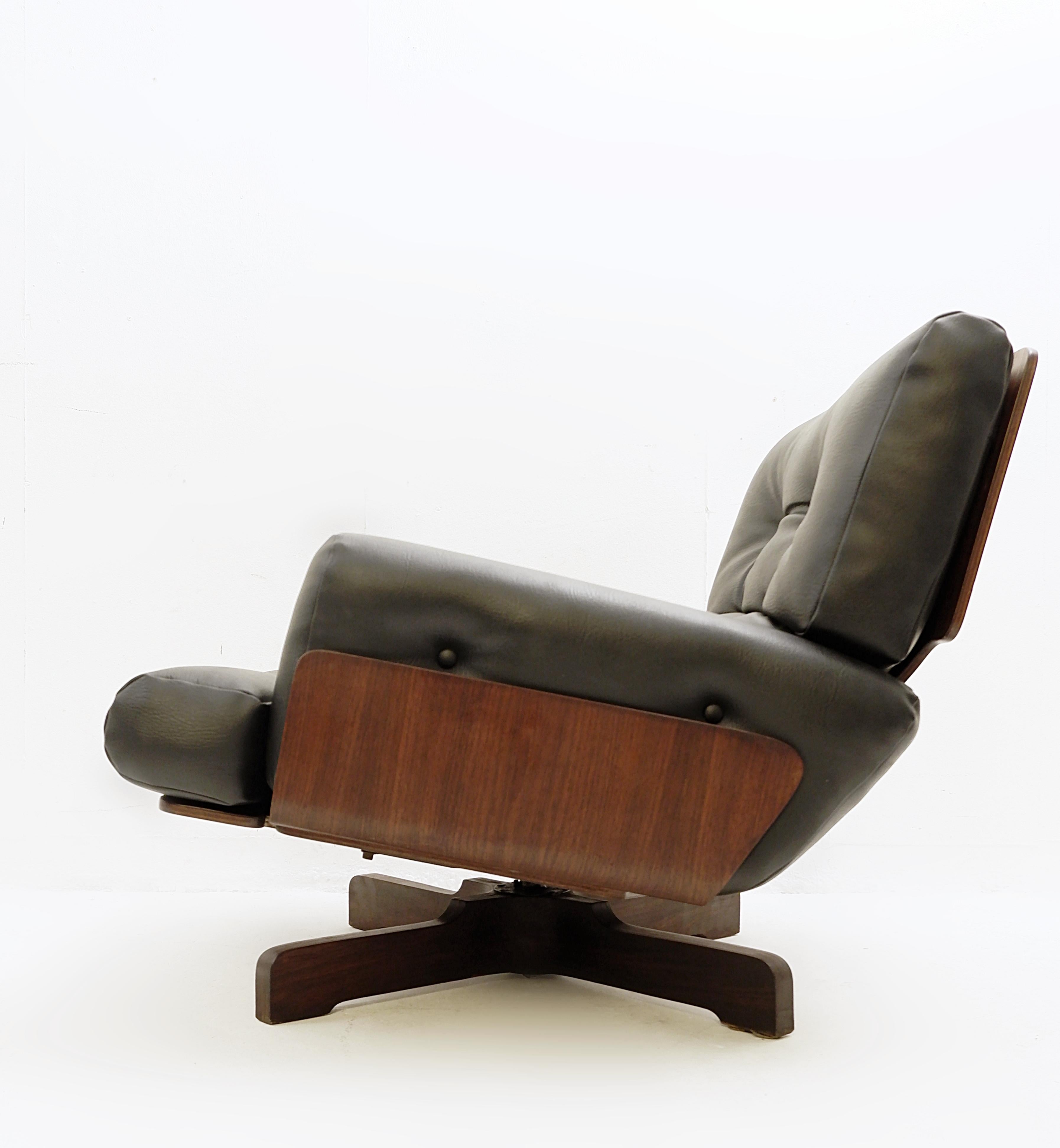 Wood Midcentury Menilio Taro Model 401 Lounge Chair for Cinova, Italy 1964
