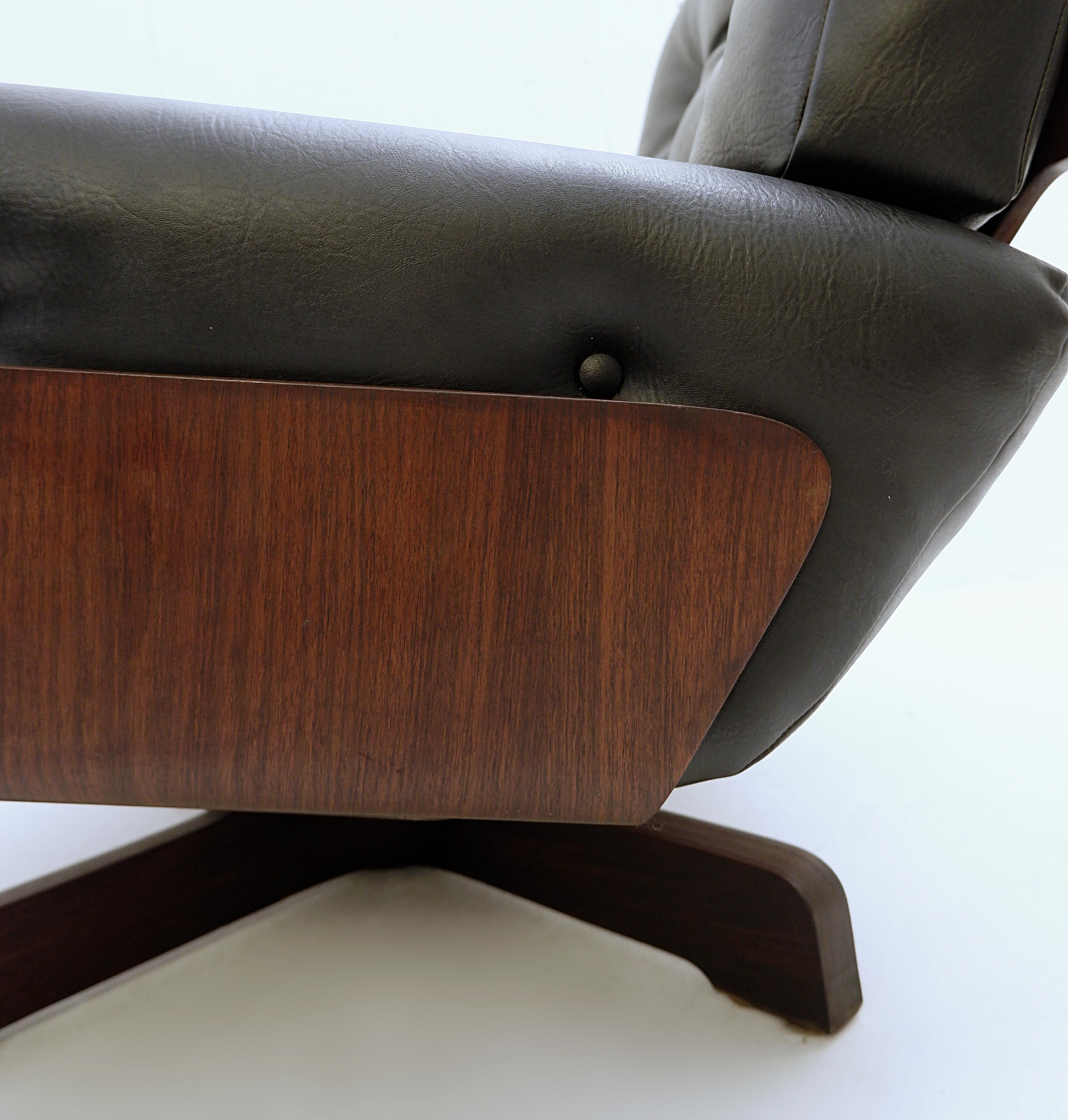 Midcentury Menilio Taro Model 401 Lounge Chair for Cinova, Italy 1964 1
