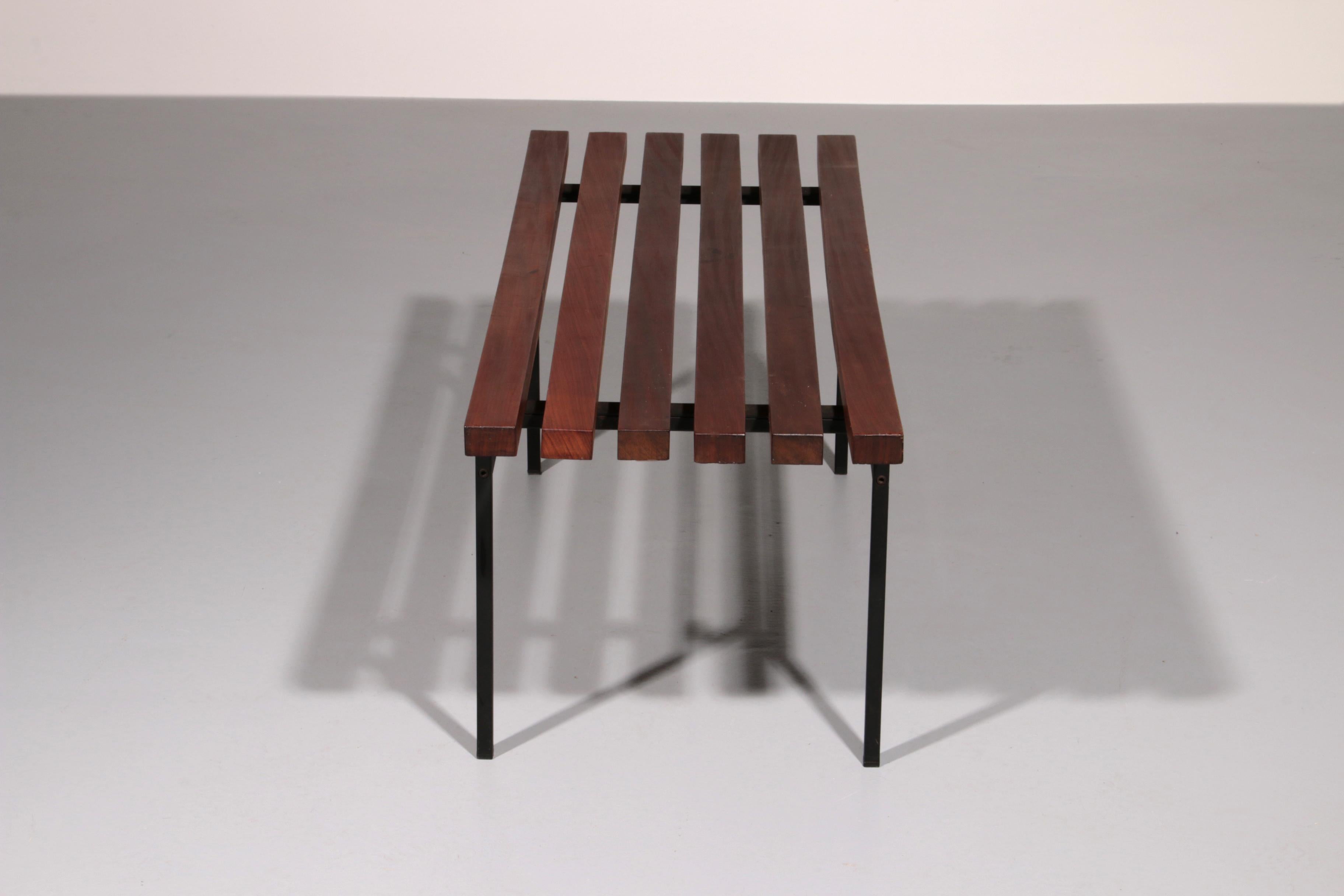 Mid-Century Meranti Wood Bench 1960 Italy In Good Condition In Oirlo, LI