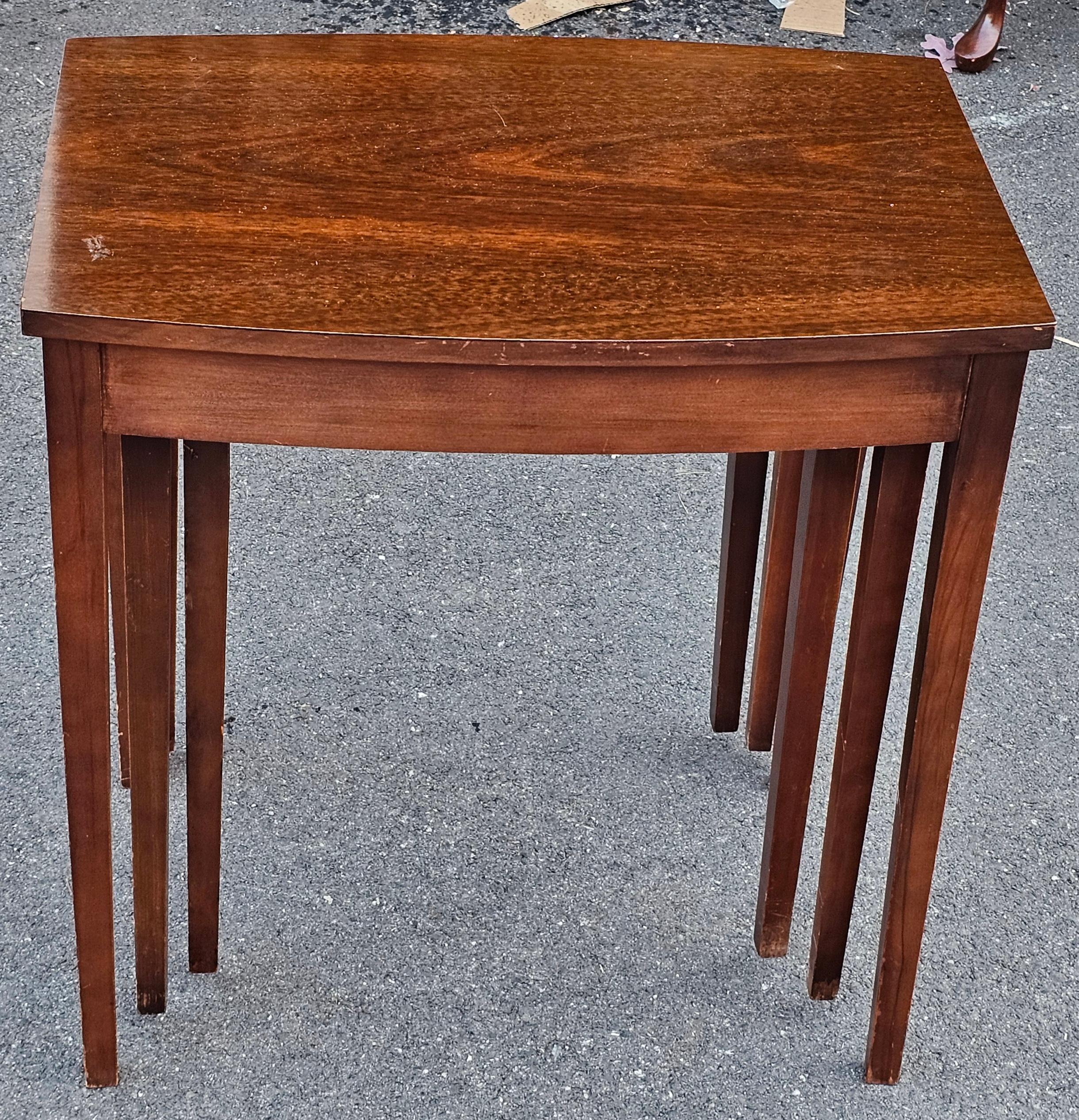 Mid-Century Mersman Furniture Mahogany Nesting Tables For Sale 4