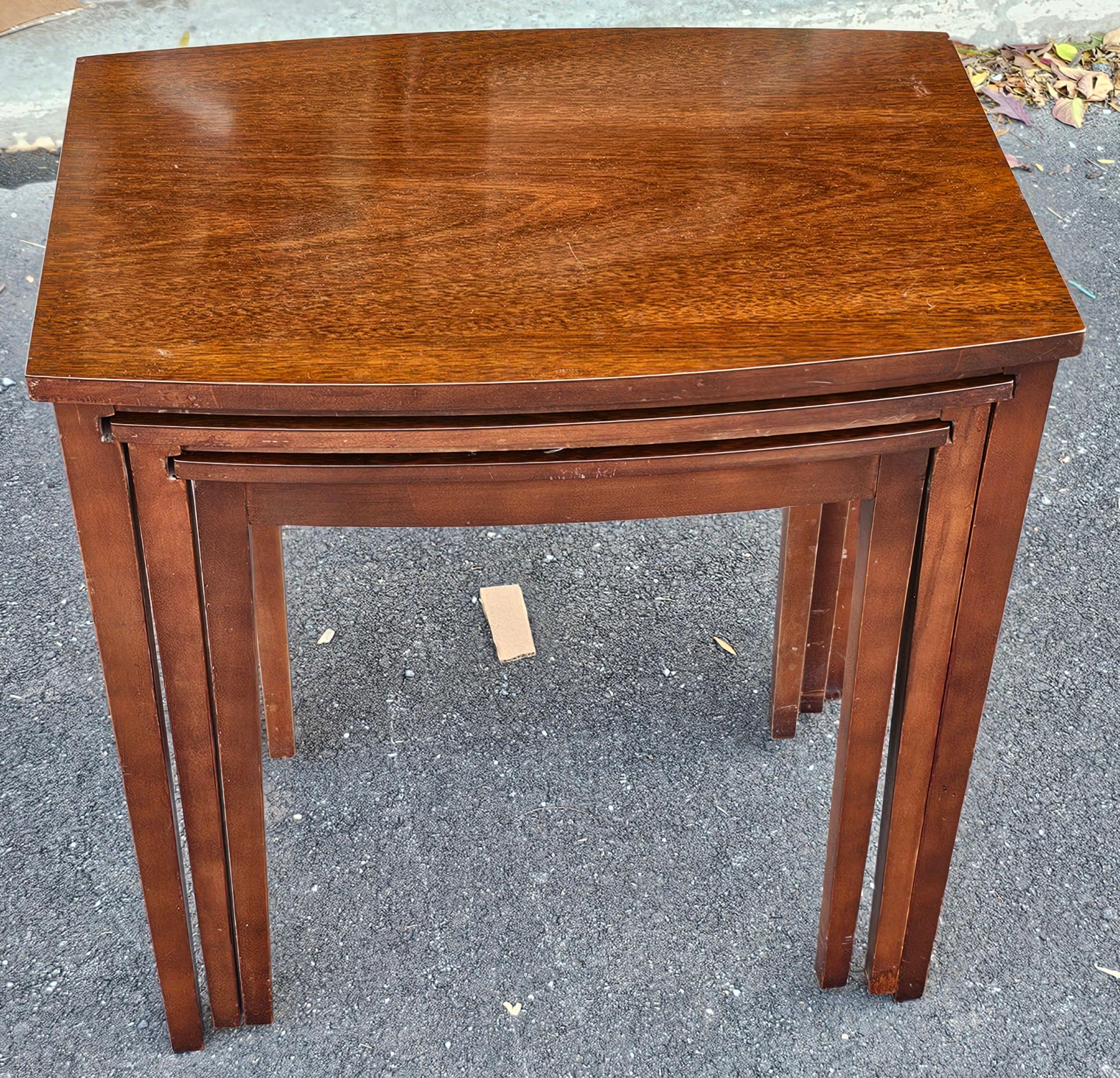 Mid-Century Modern Mid-Century Mersman Furniture Mahogany Nesting Tables For Sale
