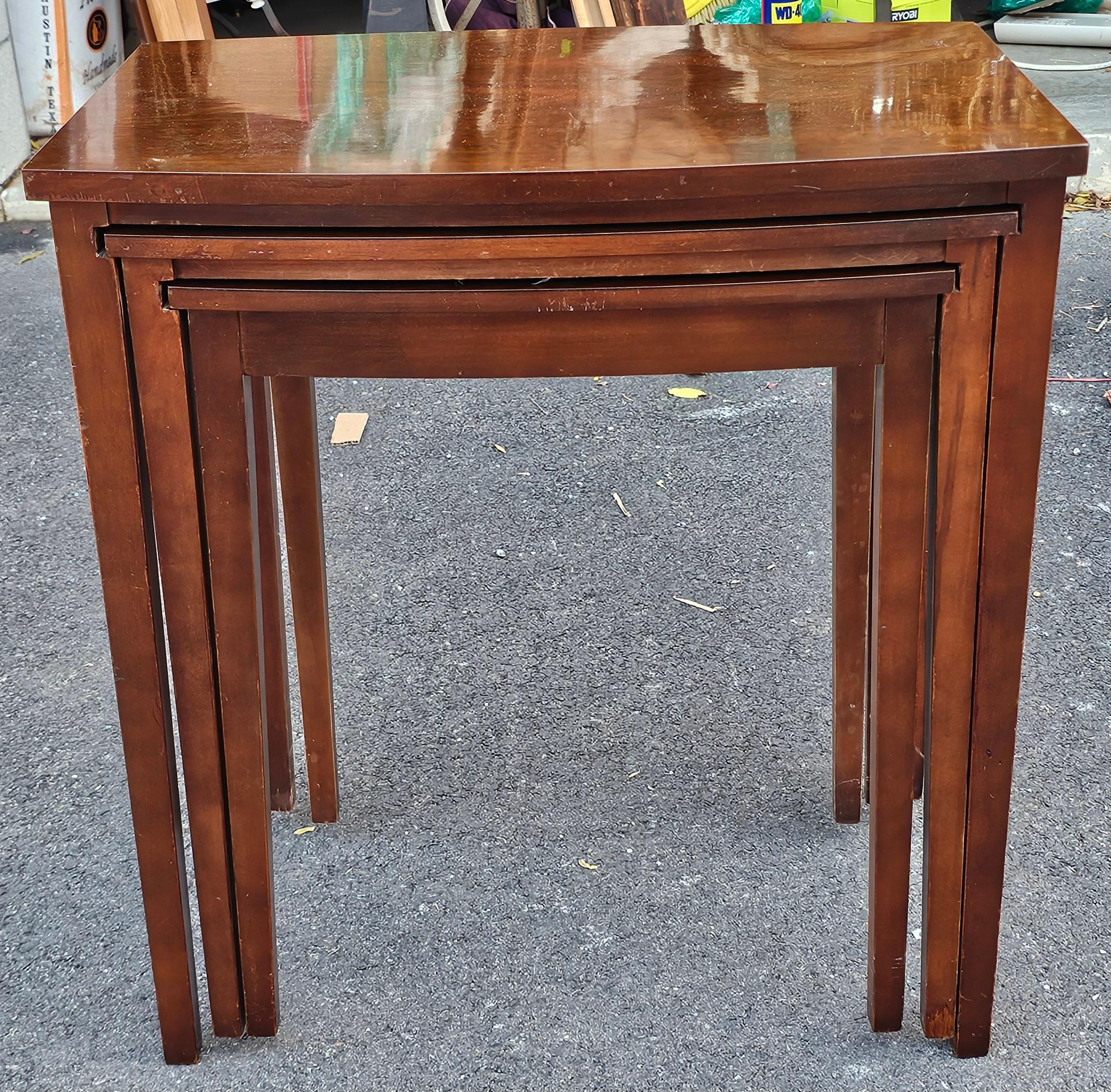 American Mid-Century Mersman Furniture Mahogany Nesting Tables For Sale