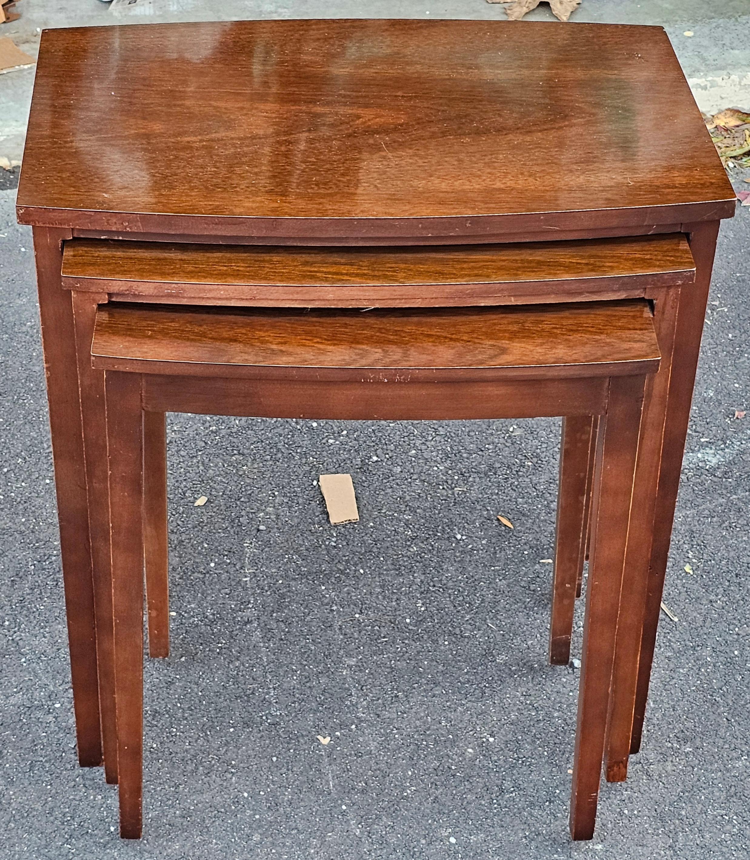 Mid-Century Mersman Furniture Mahogany Nesting Tables In Good Condition For Sale In Germantown, MD