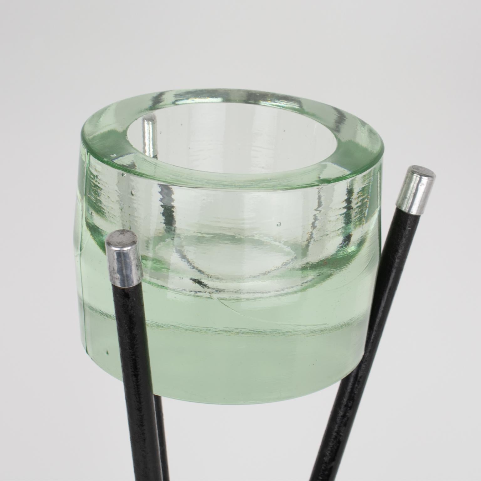 Aschenbecher Vide Poche Beistelltisch aus Metall und Glas aus der Jahrhundertmitte, um 1960 (Mitte des 20. Jahrhunderts) im Angebot