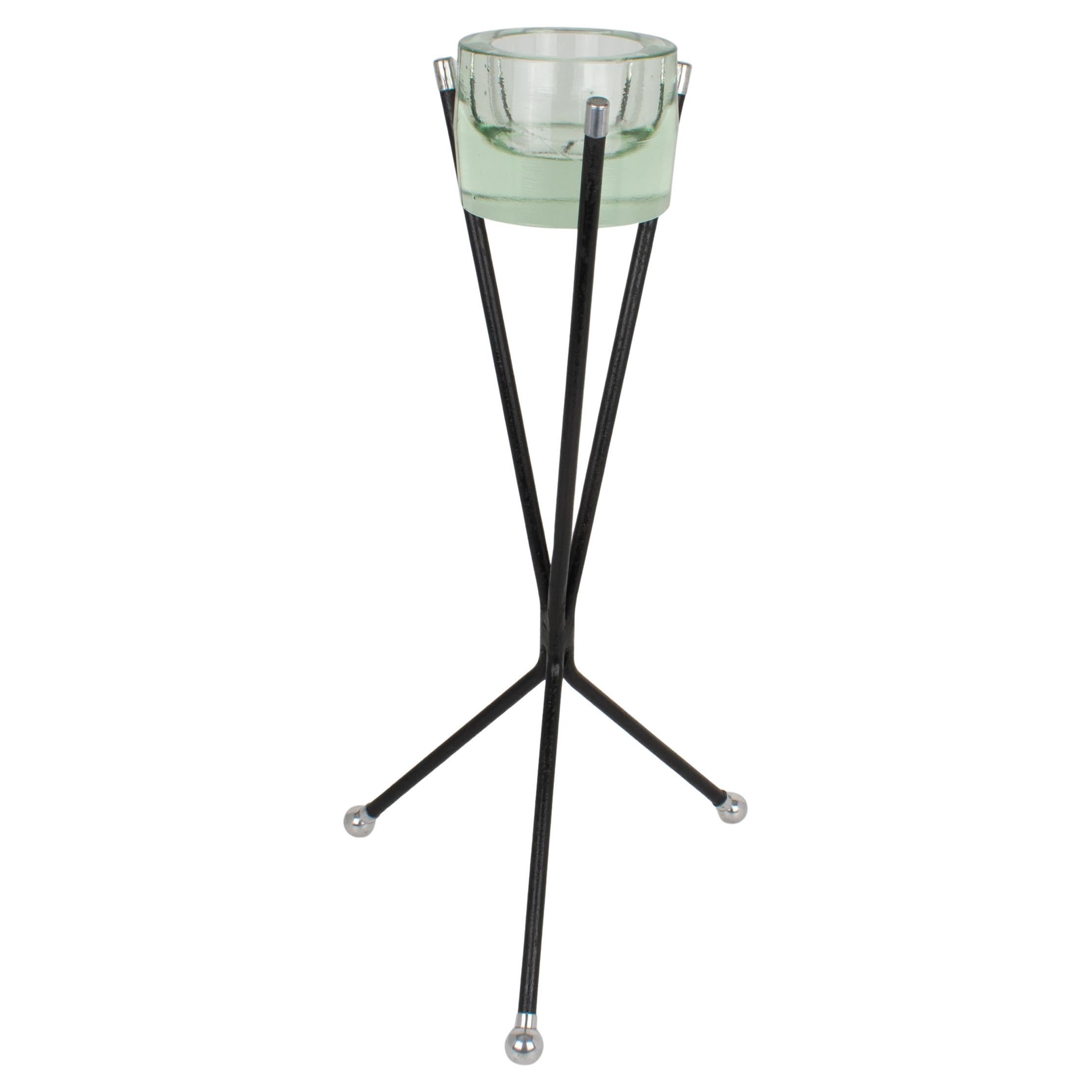 Aschenbecher Vide Poche Beistelltisch aus Metall und Glas aus der Jahrhundertmitte, um 1960 im Angebot