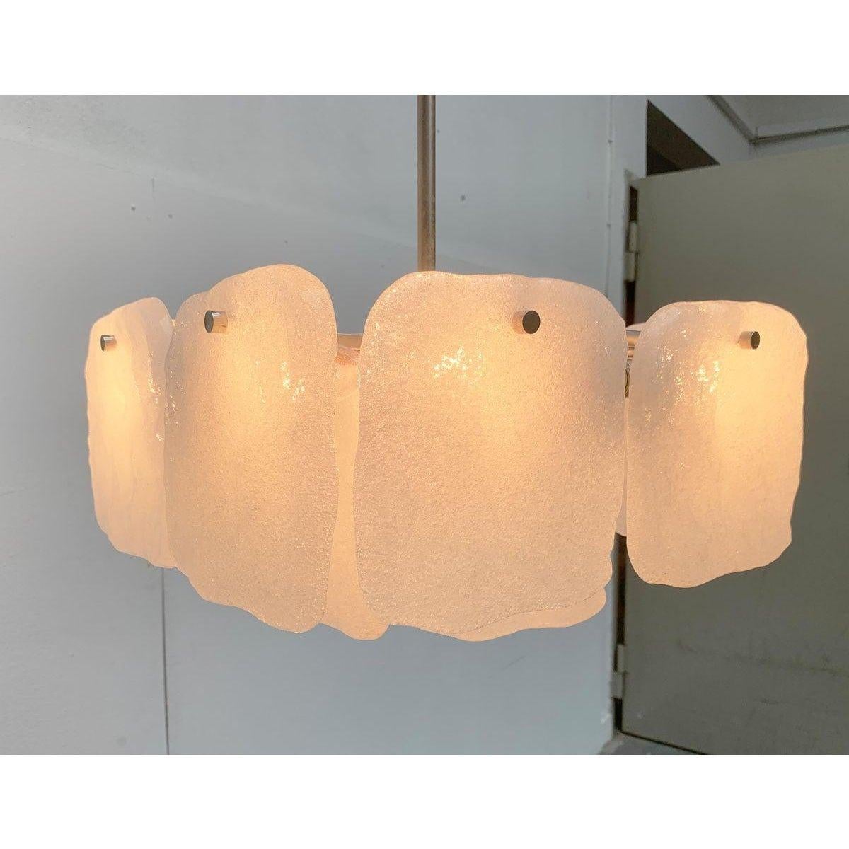 Lampadario Bernstein di Kalmar, in metallo e vetro, della metà del secolo. in vendita 4