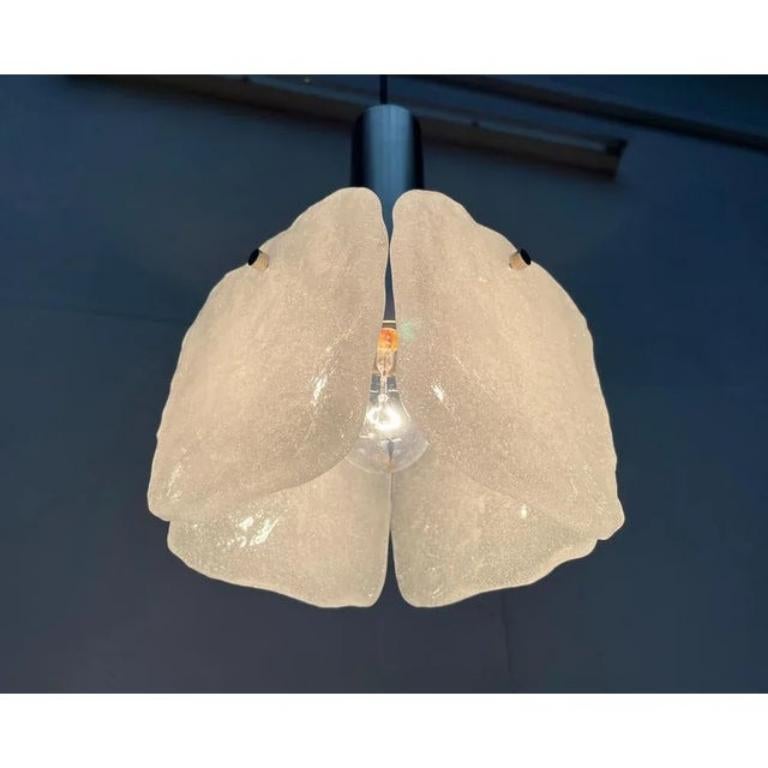 Lampada a sospensione Bernstein di Kalmar, 1960, in metallo e vetro ghiaccio. In condizioni buone in vendita a Hamburg, DE