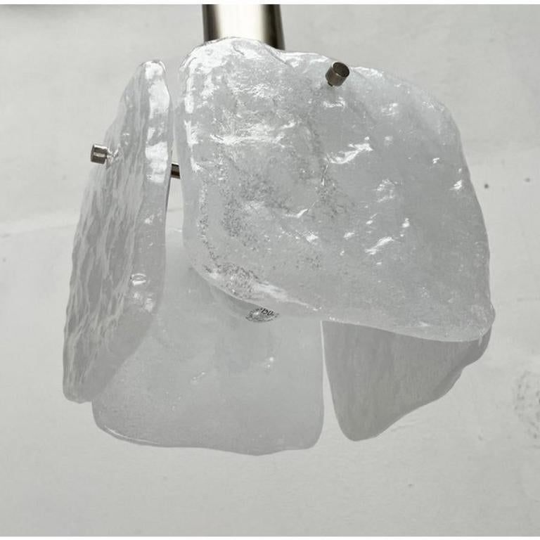 XX secolo Lampada a sospensione Bernstein di Kalmar, 1960, in metallo e vetro ghiaccio. in vendita