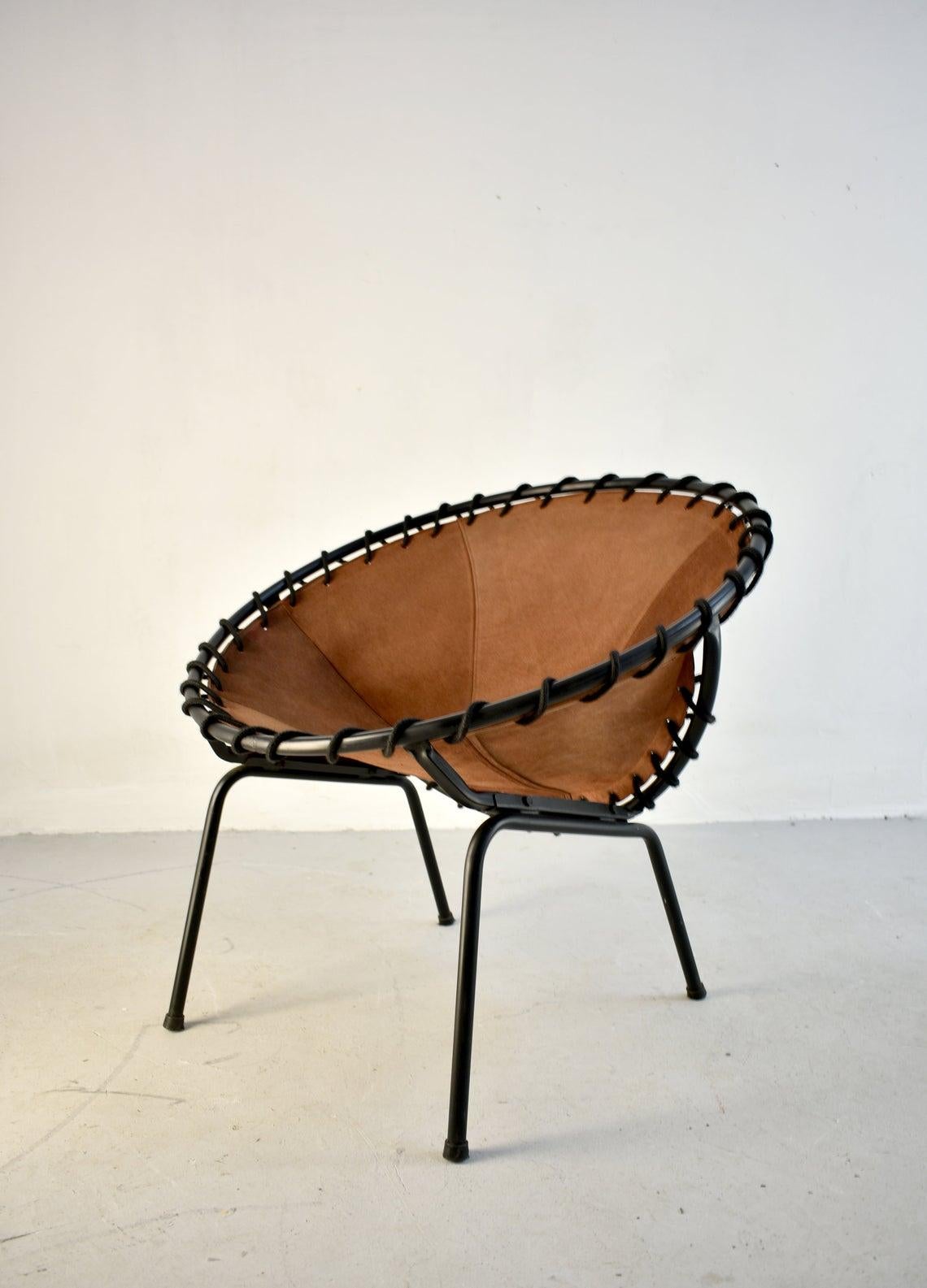 Midcentury Metal Basket Shaped Lounge Chair with Brushed Leather Seat, 1960s In Good Condition In Zagreb, HR