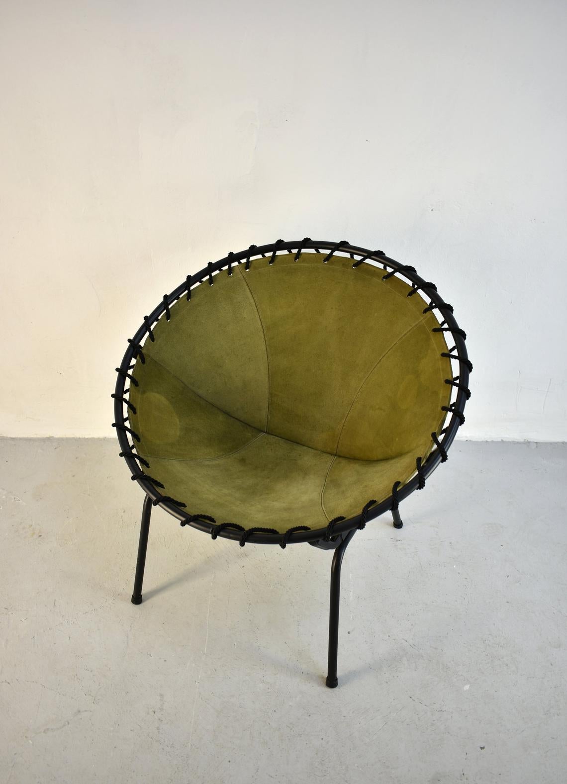 Midcentury Metal Basket Shaped Lounge Chair with Brushed Leather Seat, 1970s In Good Condition In Zagreb, HR