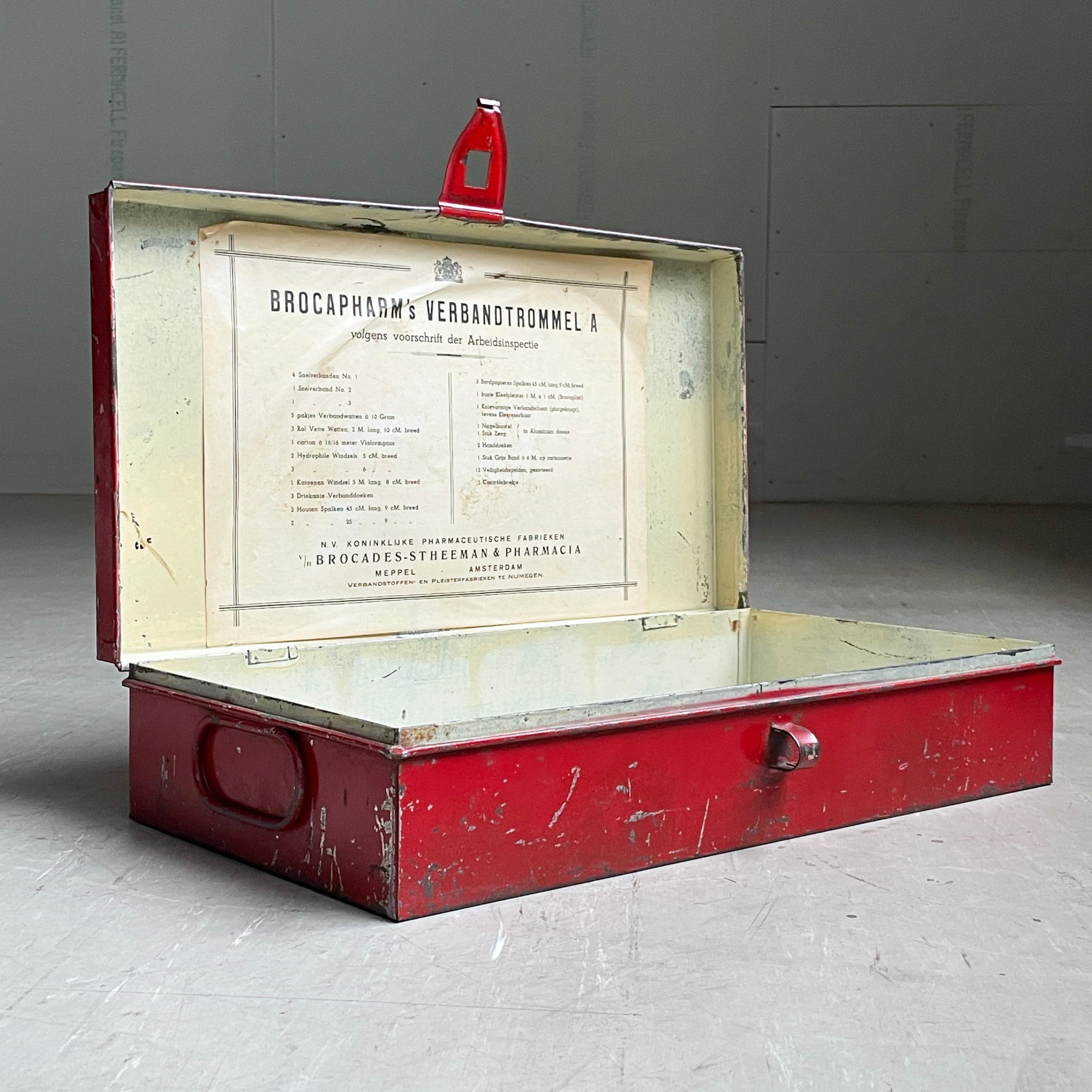 Mid Century metal Brocapharms Verbandtrommel Apothecary Box For Sale 4