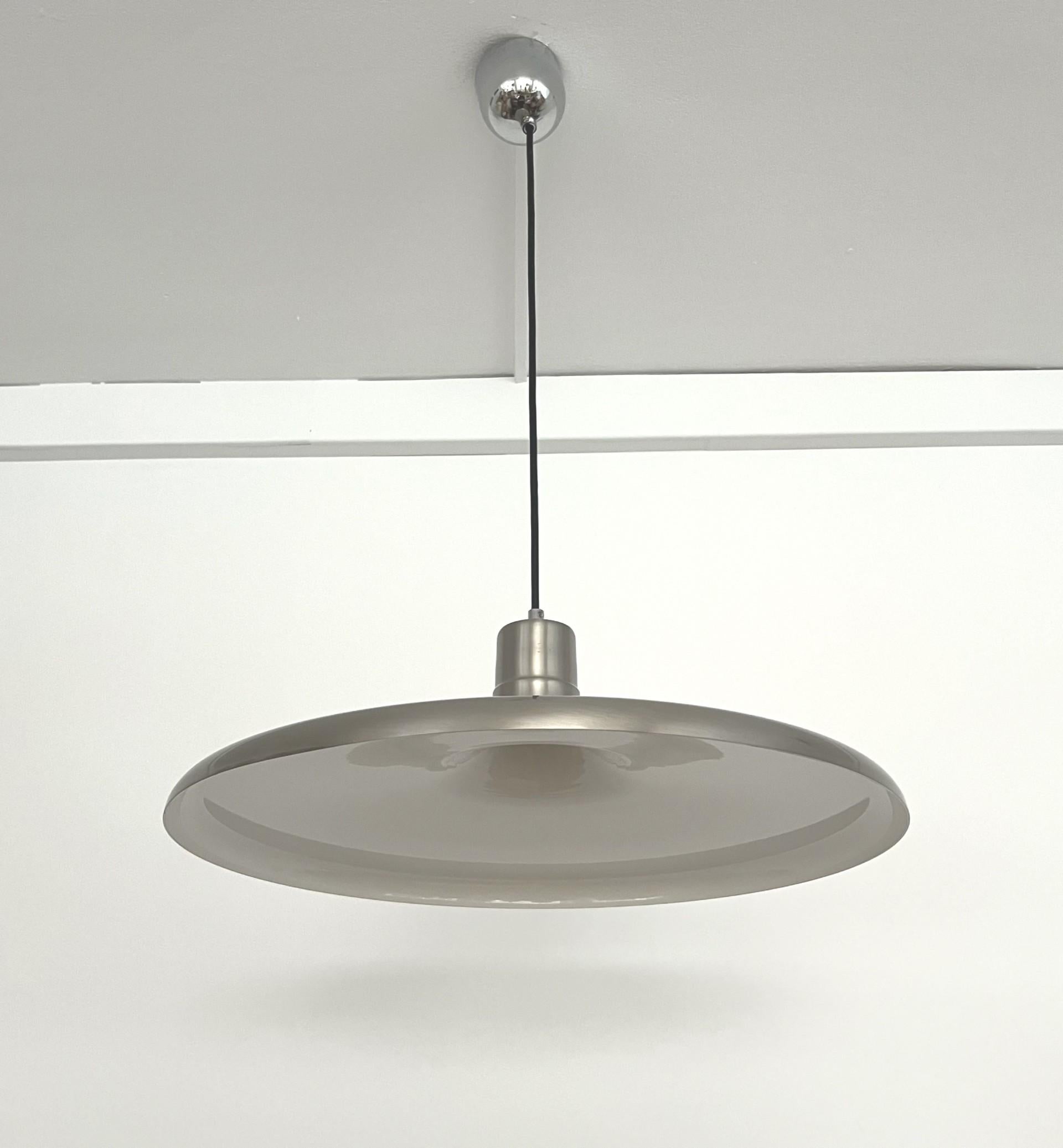 Spagnolo Lampadario in metallo di metà secolo di Leonardo Marelli per Estiluz, anni '70 in vendita