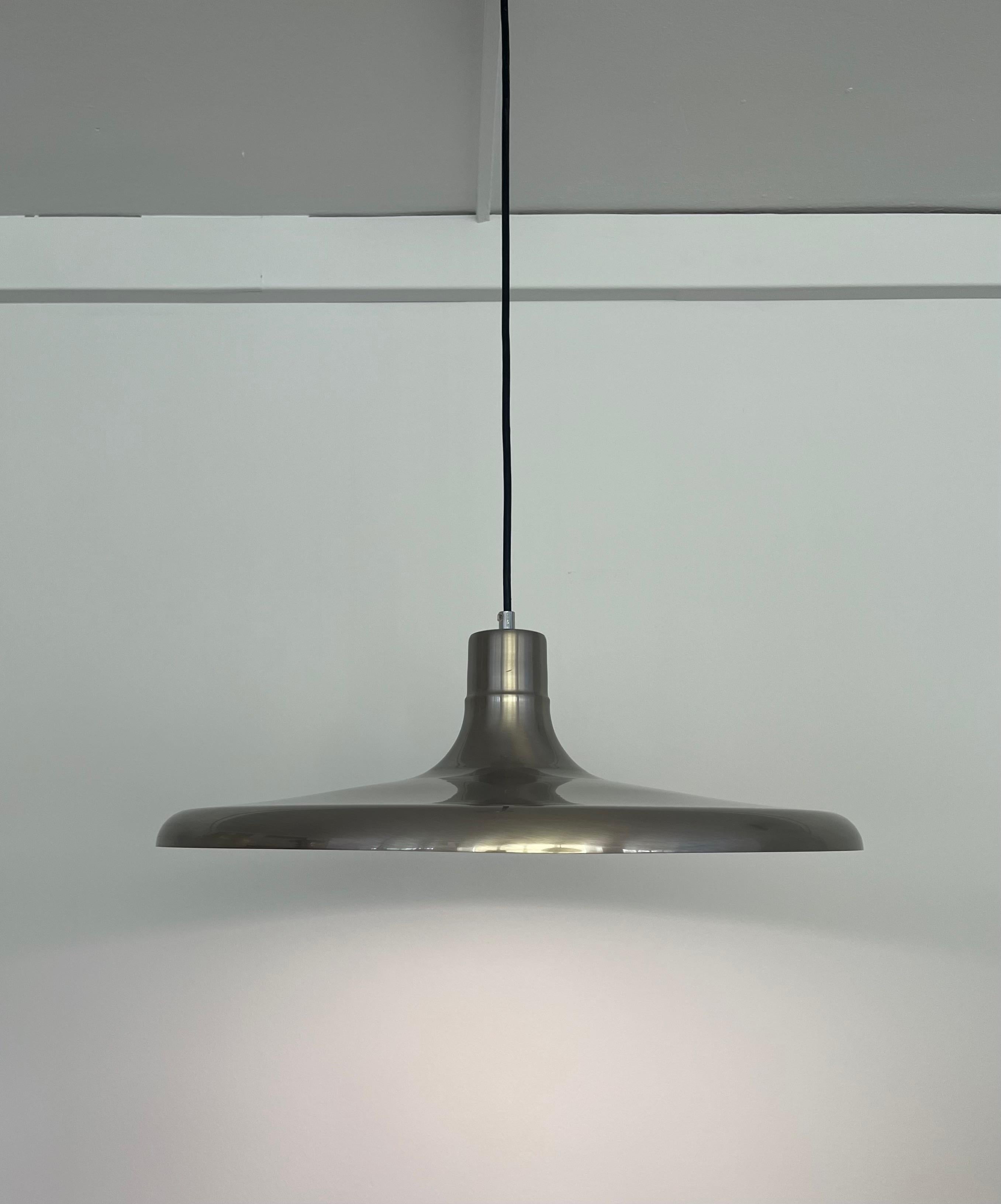 Lampadario in metallo di metà secolo di Leonardo Marelli per Estiluz, anni '70 in vendita 1
