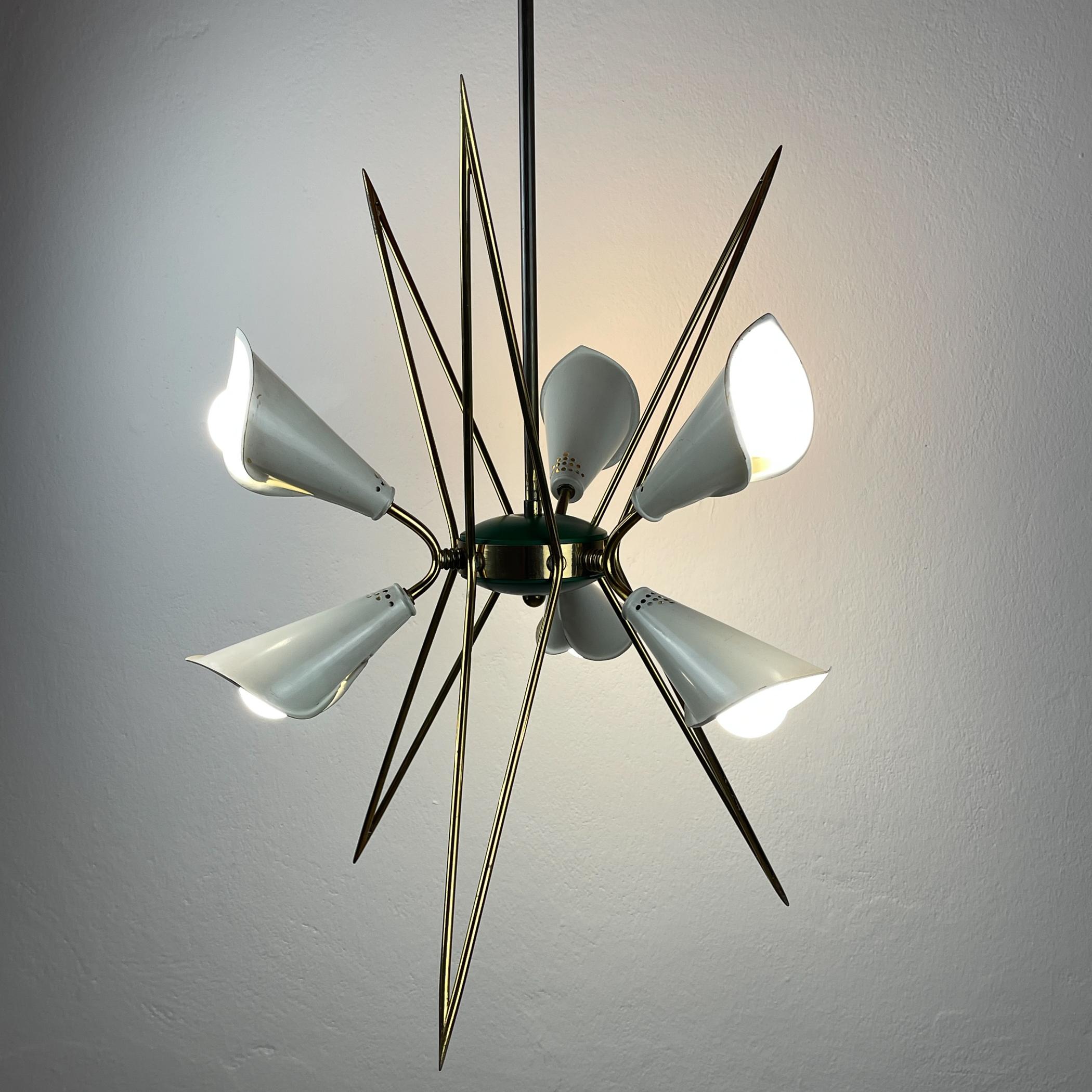 Metallo Lampadario in metallo di metà secolo in stile Stilnovo, Italia anni '70 in vendita