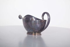 Mid-Century Metal Gravy Boat With an Oval Base