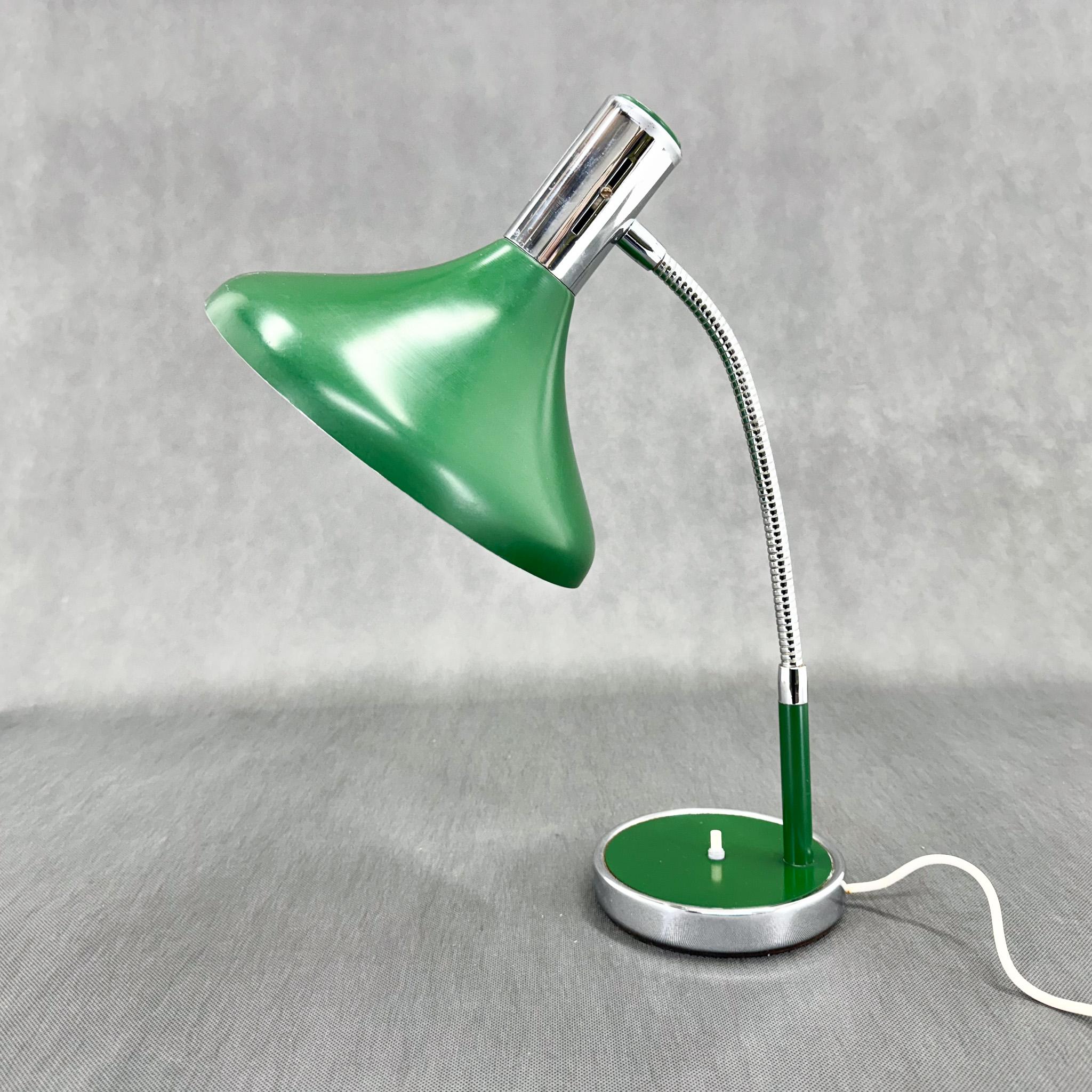 Mid Century Metal Italian Table Lamp, 1970s For Sale 7