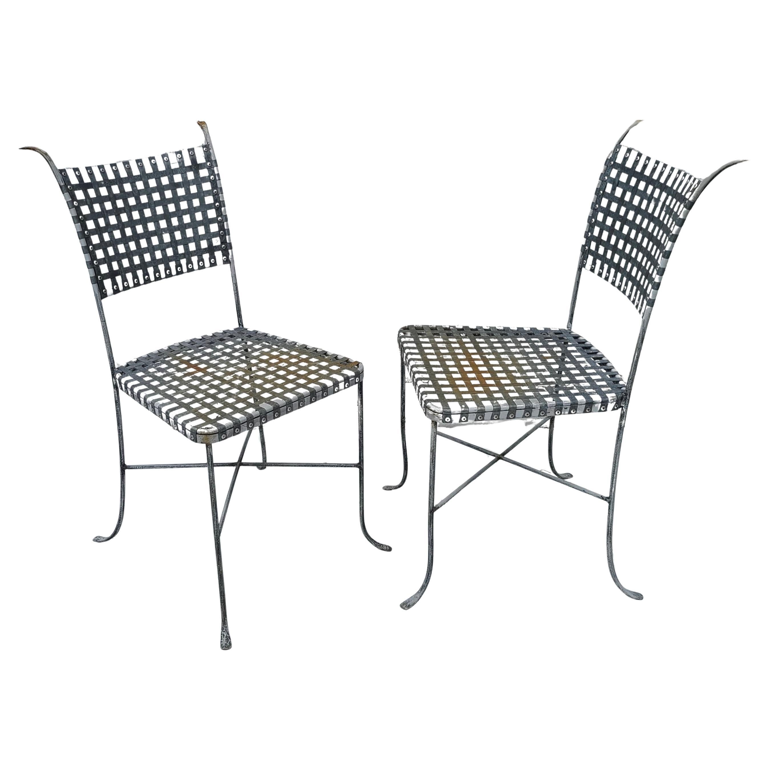 Mid Century Metal Mesh Patio Dining Chairs Set of Four In Good Condition For Sale In Fraser, MI