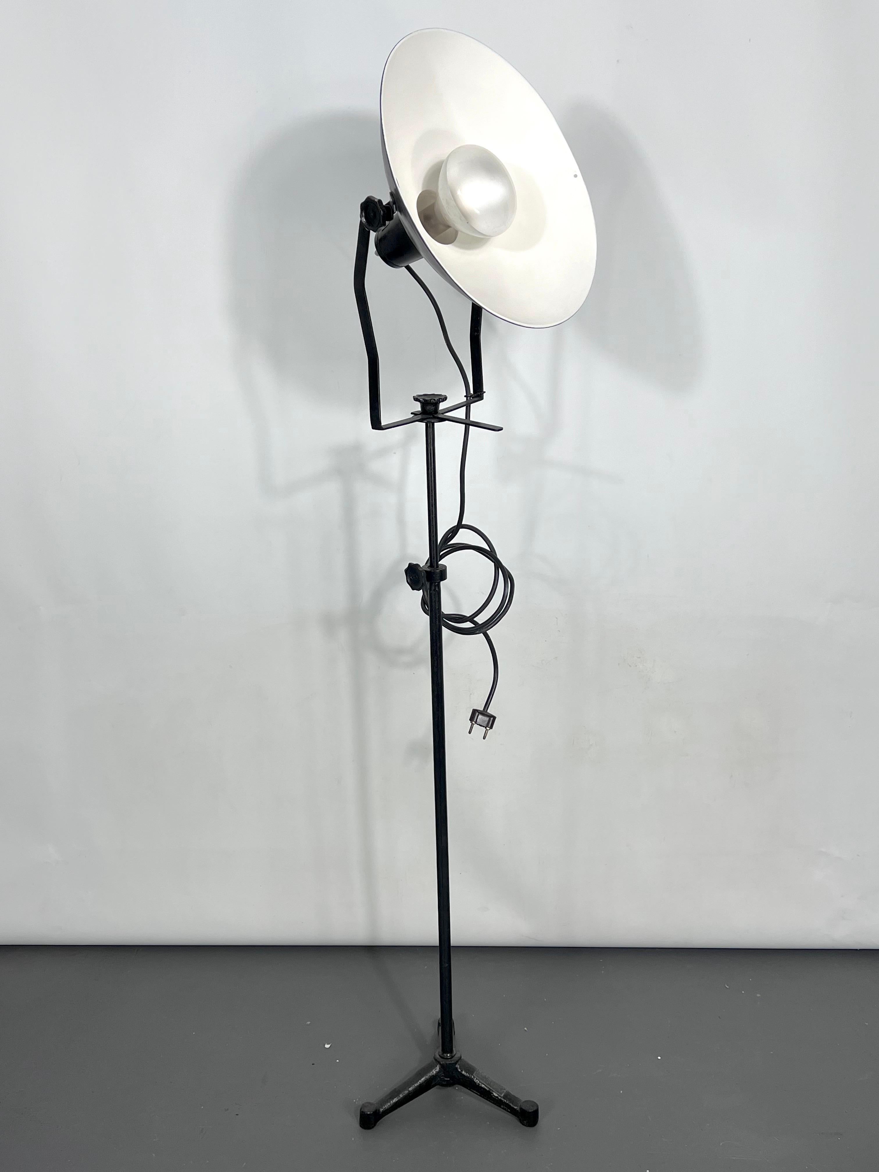 Very good vintage condition with normal trace of age and use for this Studio Lamp produced in Italy during the 40s. With original maker’s mark. Full working with EU standard, adaptable on demand for USA standard.