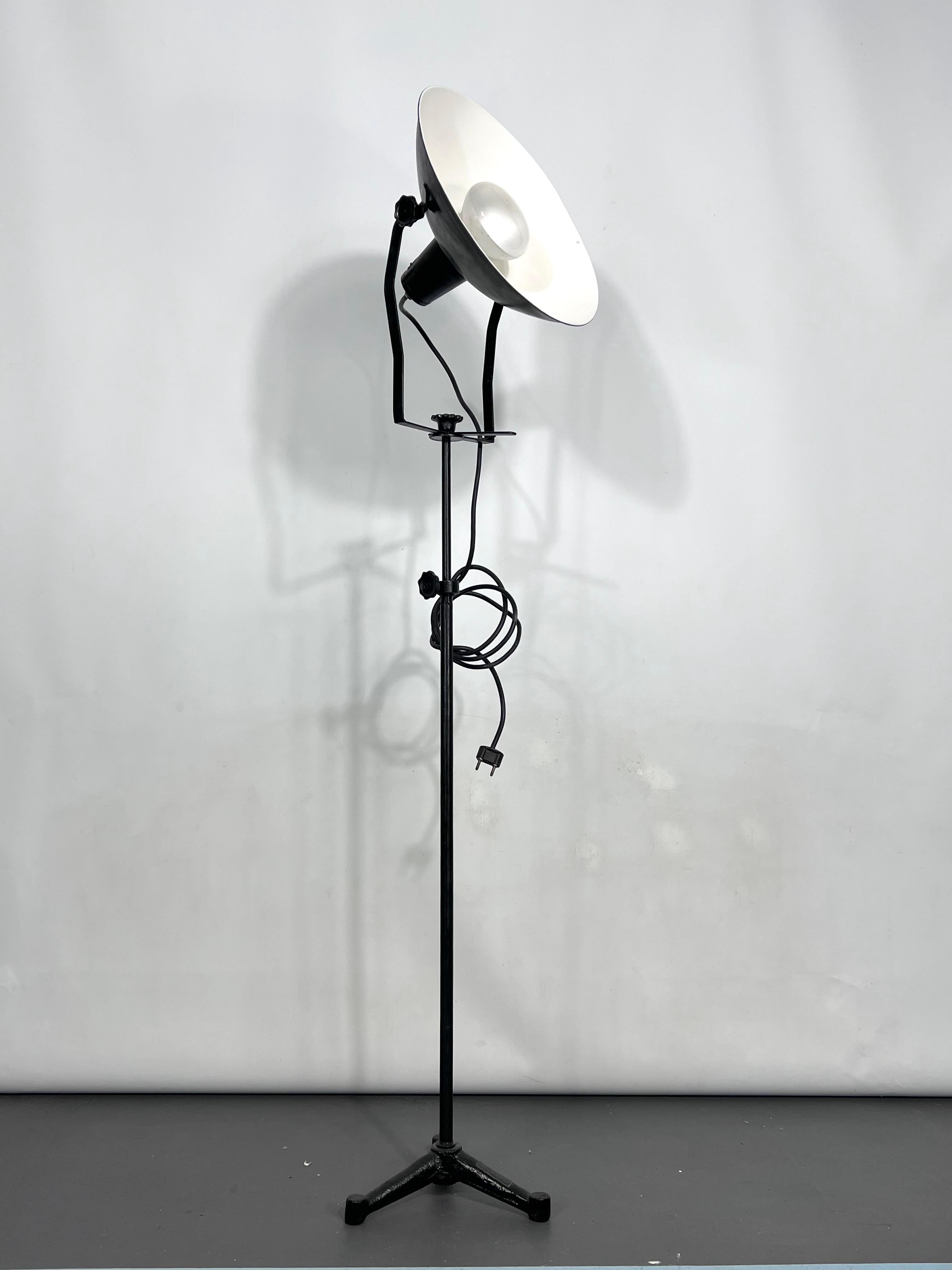 Mid-Century Modern Mid-Century Metal Studio Photographer Lamp, Italy 1940s For Sale