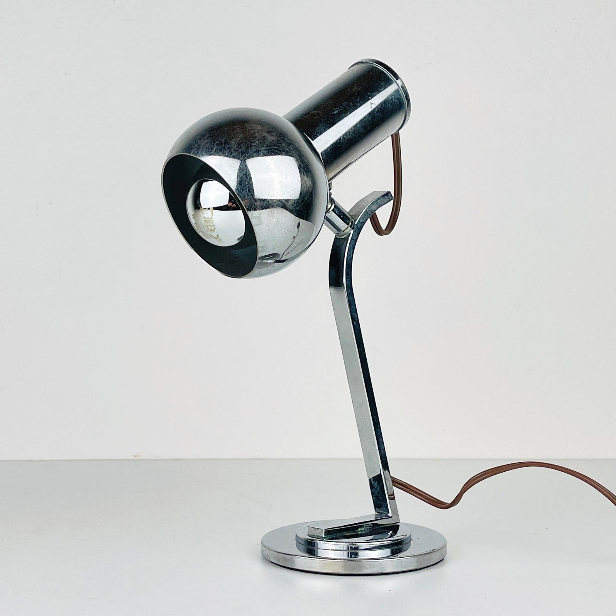 Mid-Century Modern Lampe de table en métal du milieu du siècle Italie 1970  en vente