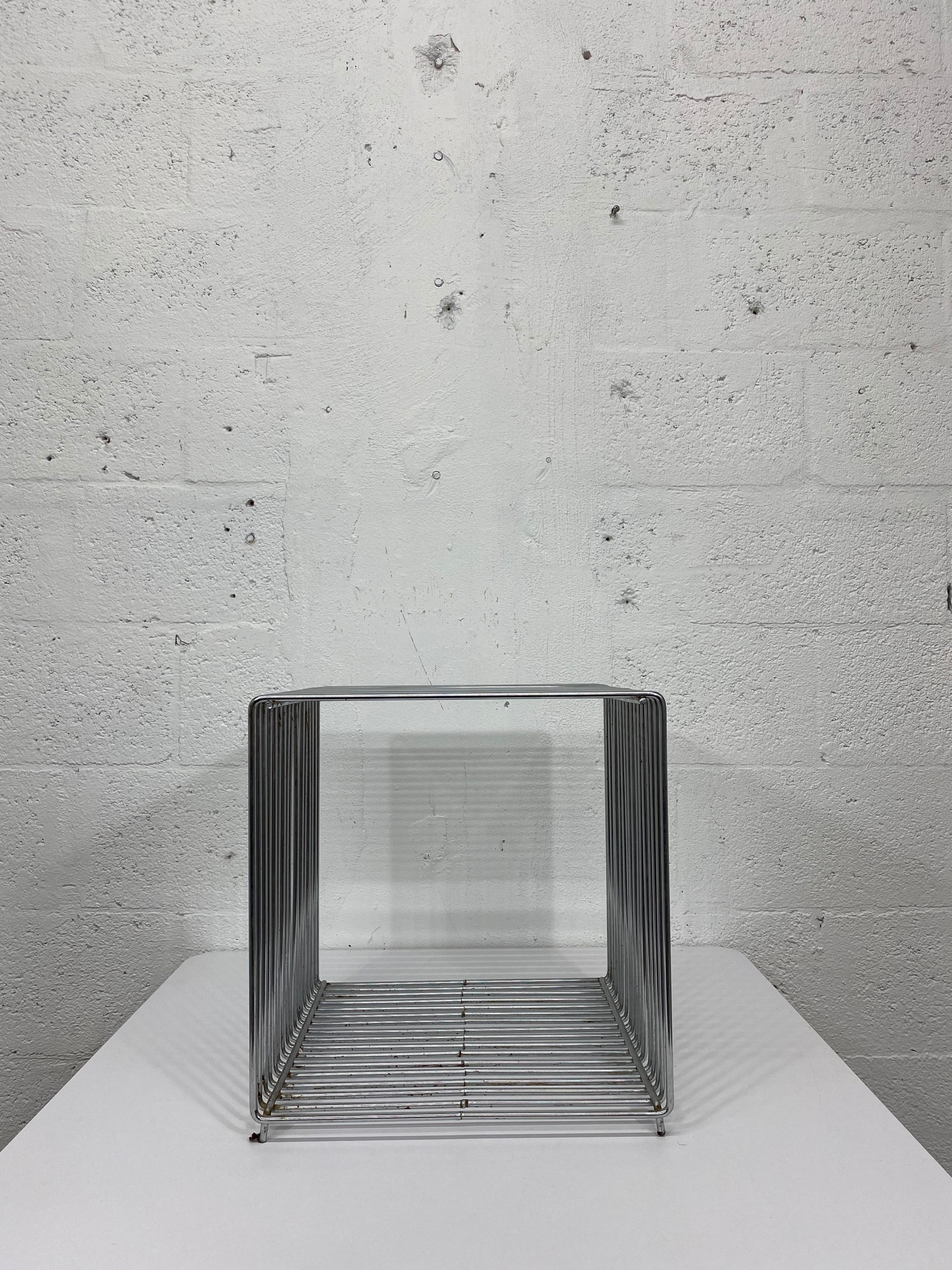 Unknown Mid-Century Metal Wire Side Table After Verner Panton