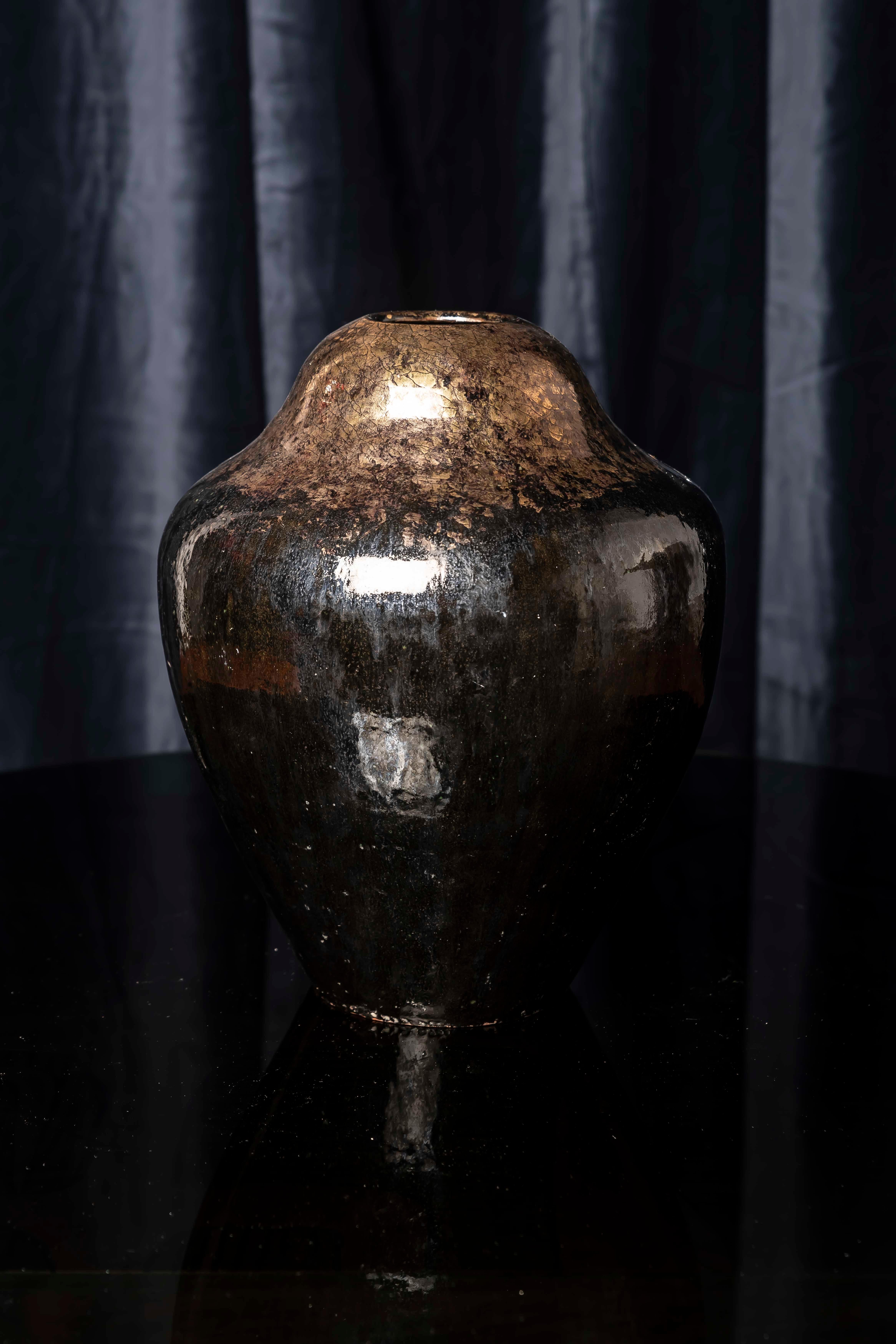 Vaso in ceramica a smalto metallico di metà secolo, attribuito a Vallauris AM in vendita 4