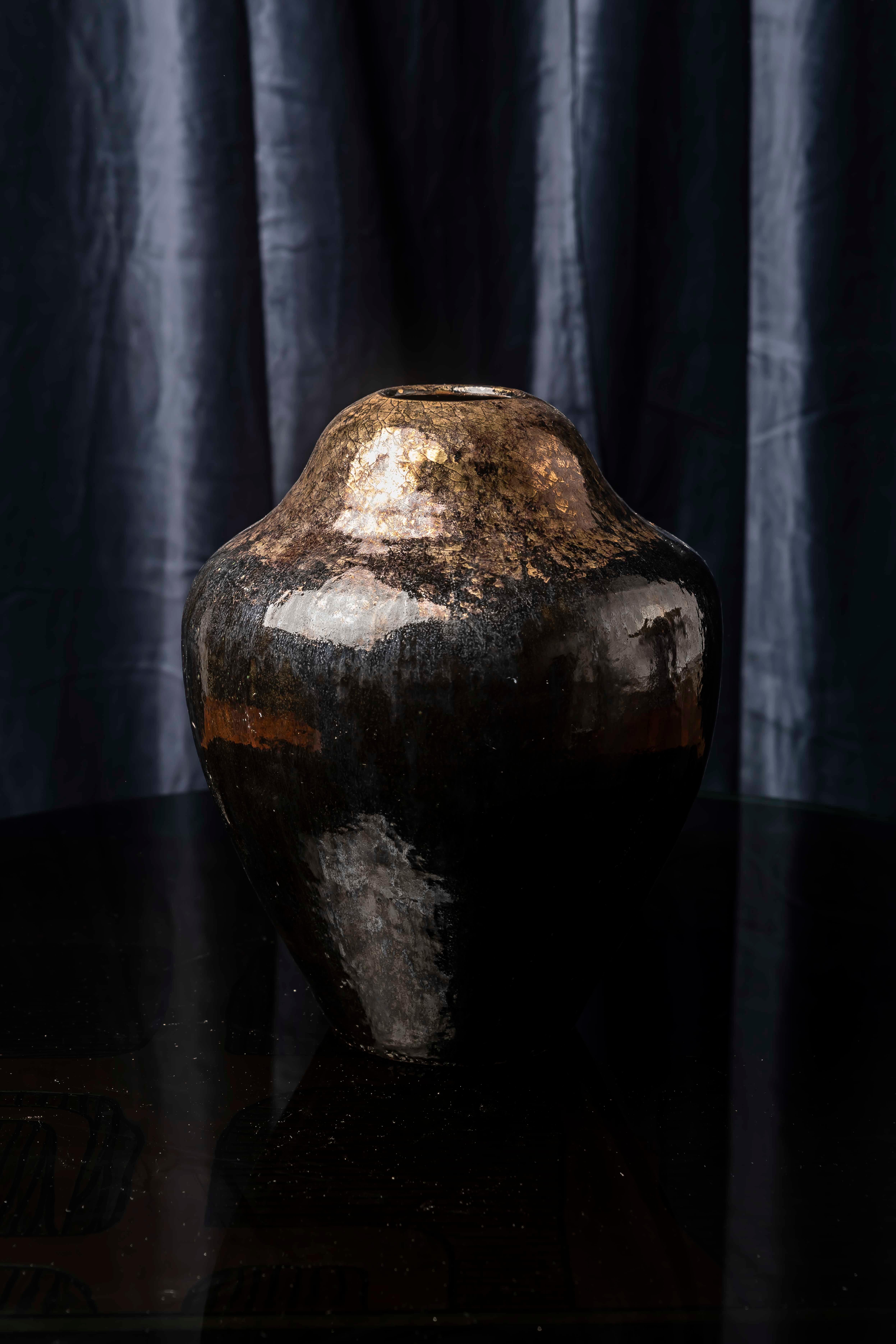 Vaso in ceramica a smalto metallico di metà secolo, attribuito a Vallauris AM in vendita 5