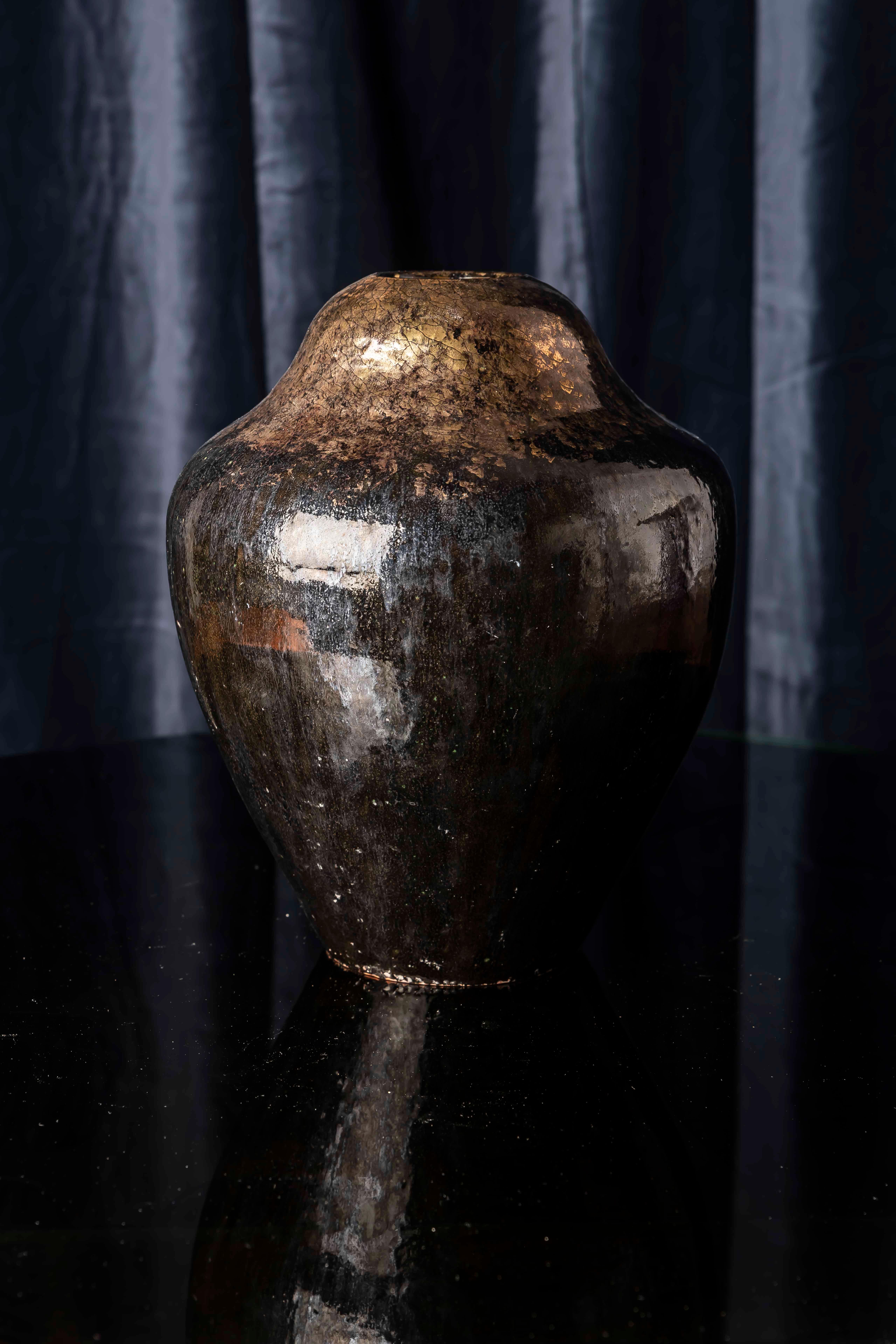 Vaso in ceramica a smalto metallico di metà secolo, attribuito a Vallauris AM in vendita 6
