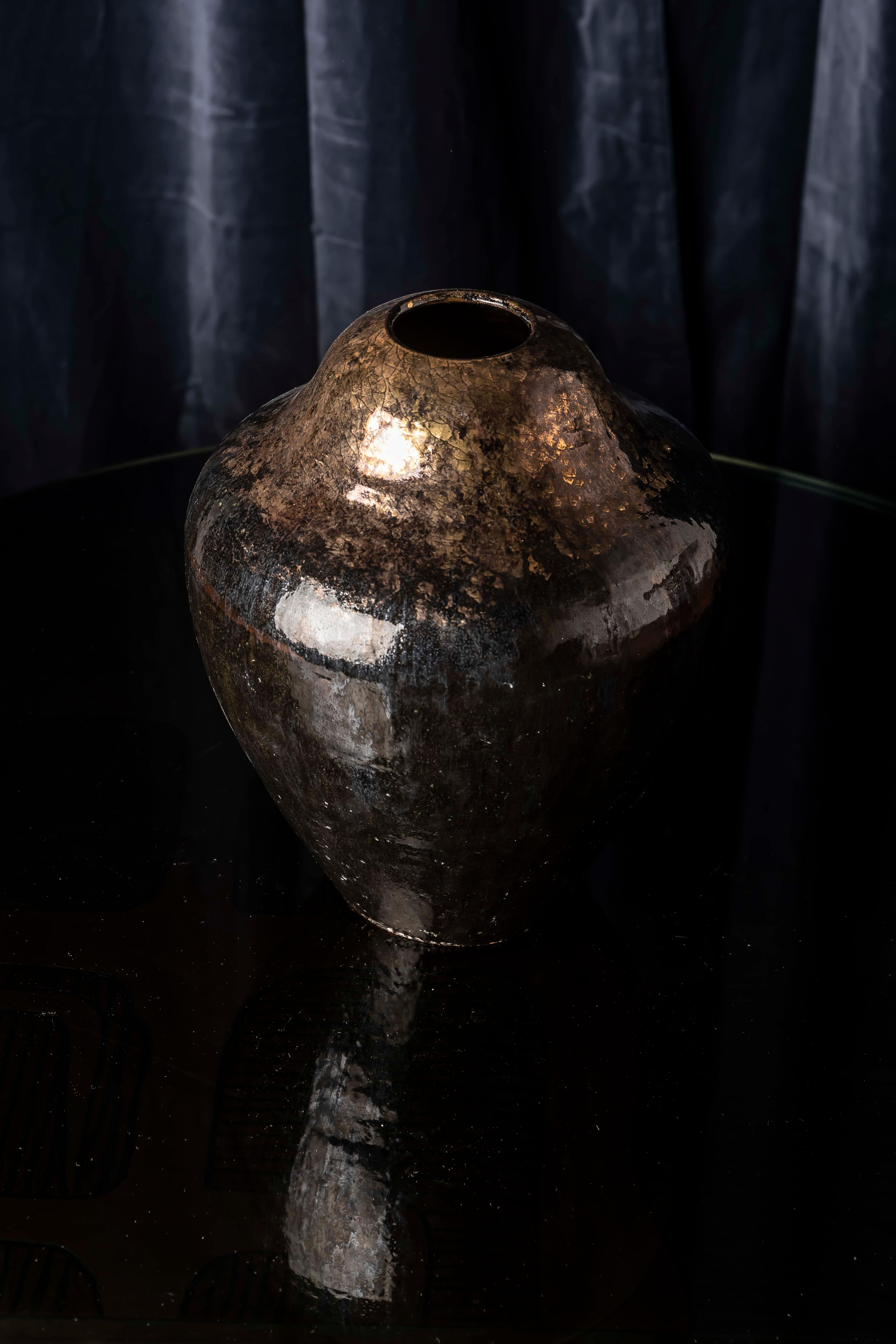 Vaso in ceramica a smalto metallico di metà secolo, attribuito a Vallauris AM in vendita 7