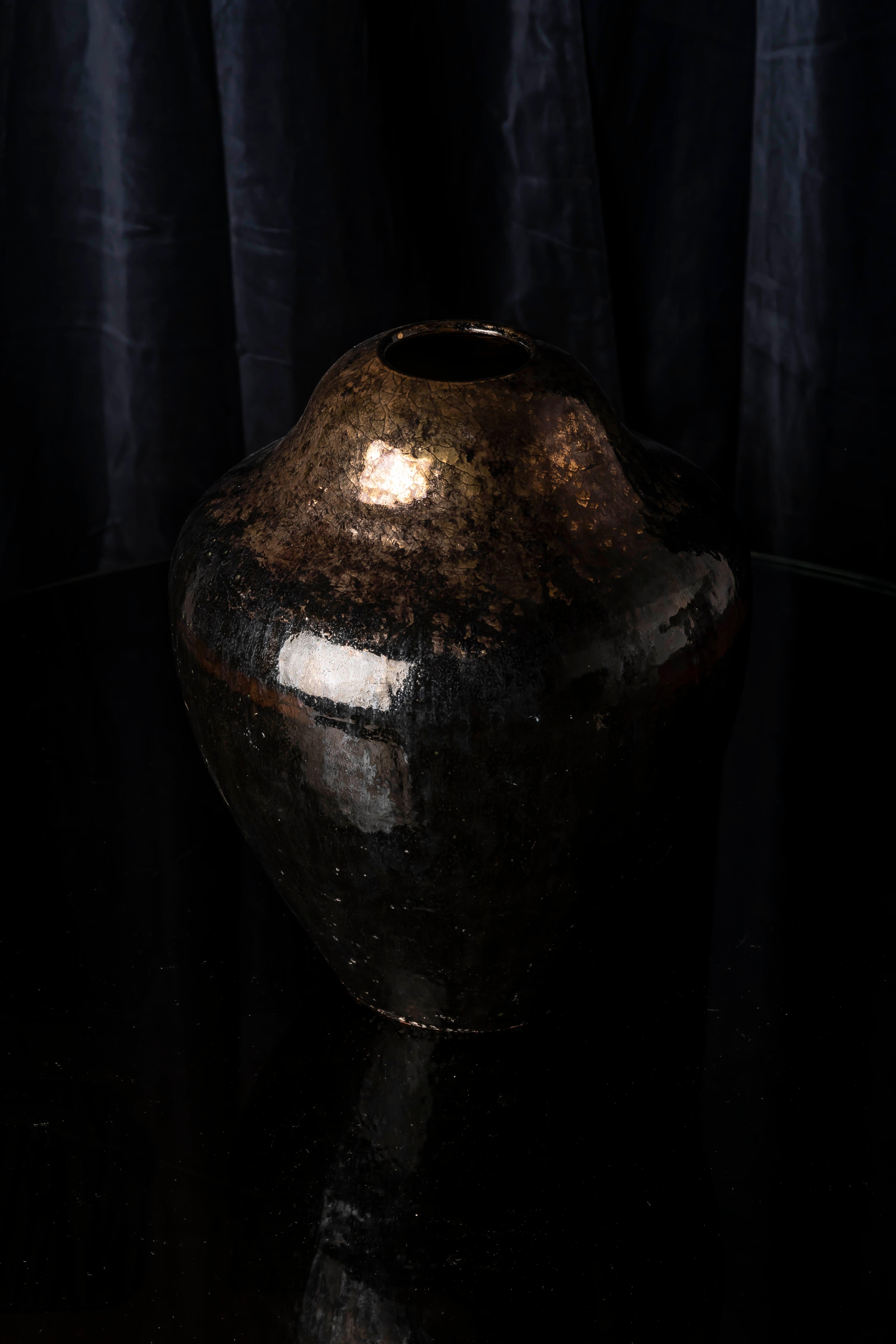Vaso in ceramica a smalto metallico di metà secolo, attribuito a Vallauris AM in vendita 8