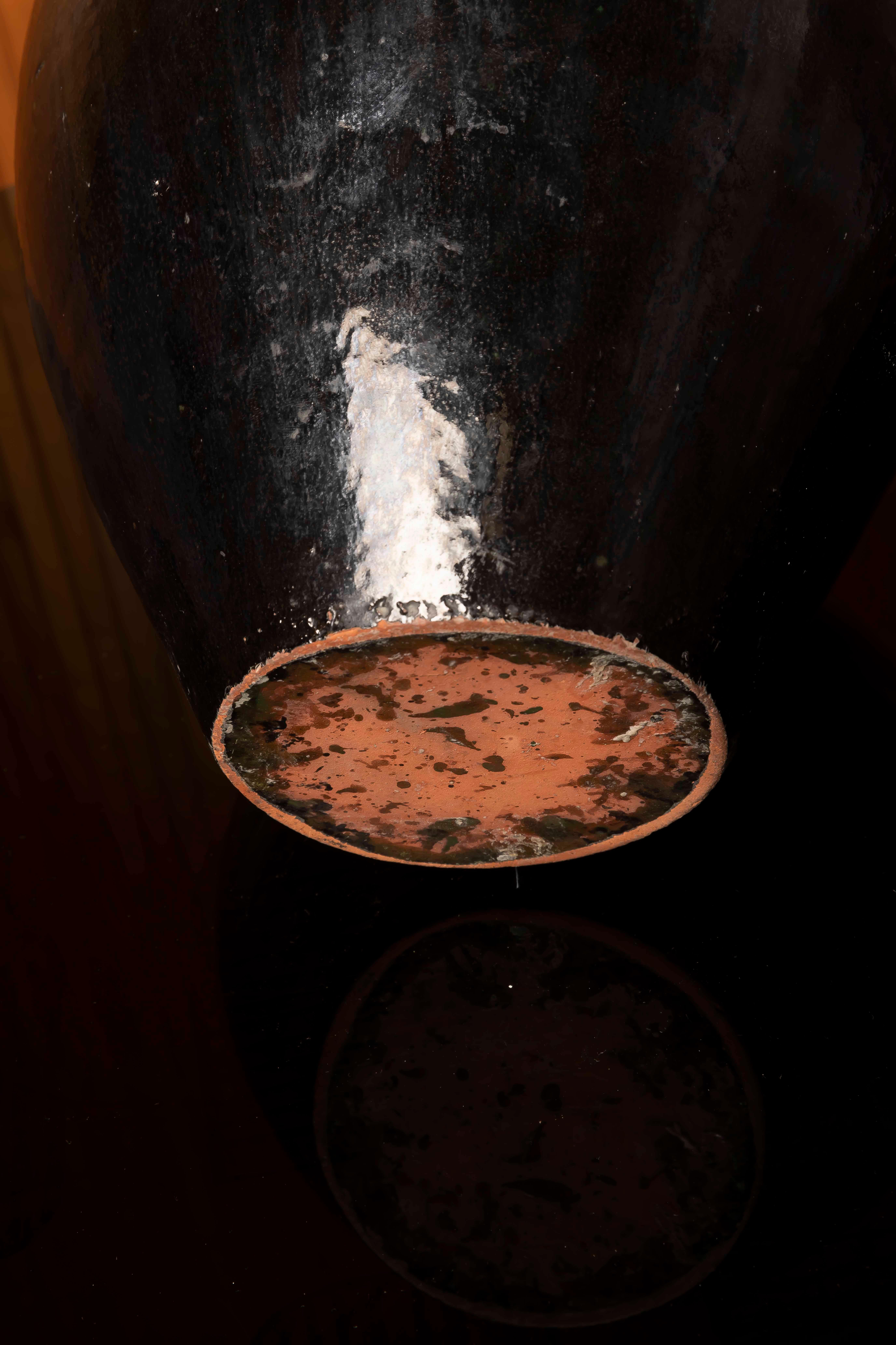Francese Vaso in ceramica a smalto metallico di metà secolo, attribuito a Vallauris AM in vendita