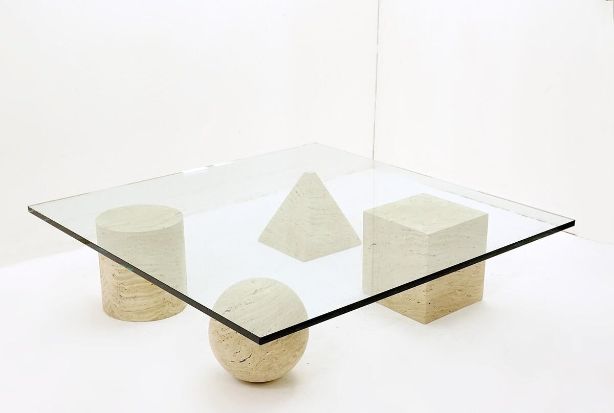 Fin du 20e siècle Table bassetaphora de Massimo Et Lella Vignelli, travertin du milieu du siècle dernier en vente