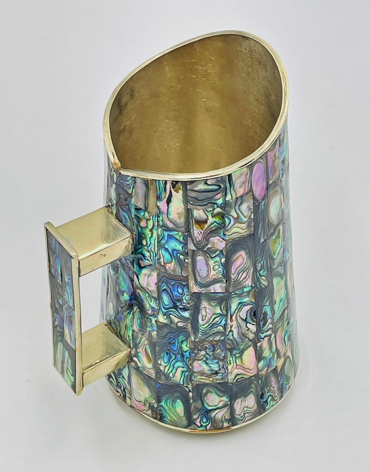 Mexikanischer Wasserkrug mit Alpaka-Silber und Abalone-Intarsien aus der Jahrhundertmitte, 1950er Jahre (Handgefertigt) im Angebot