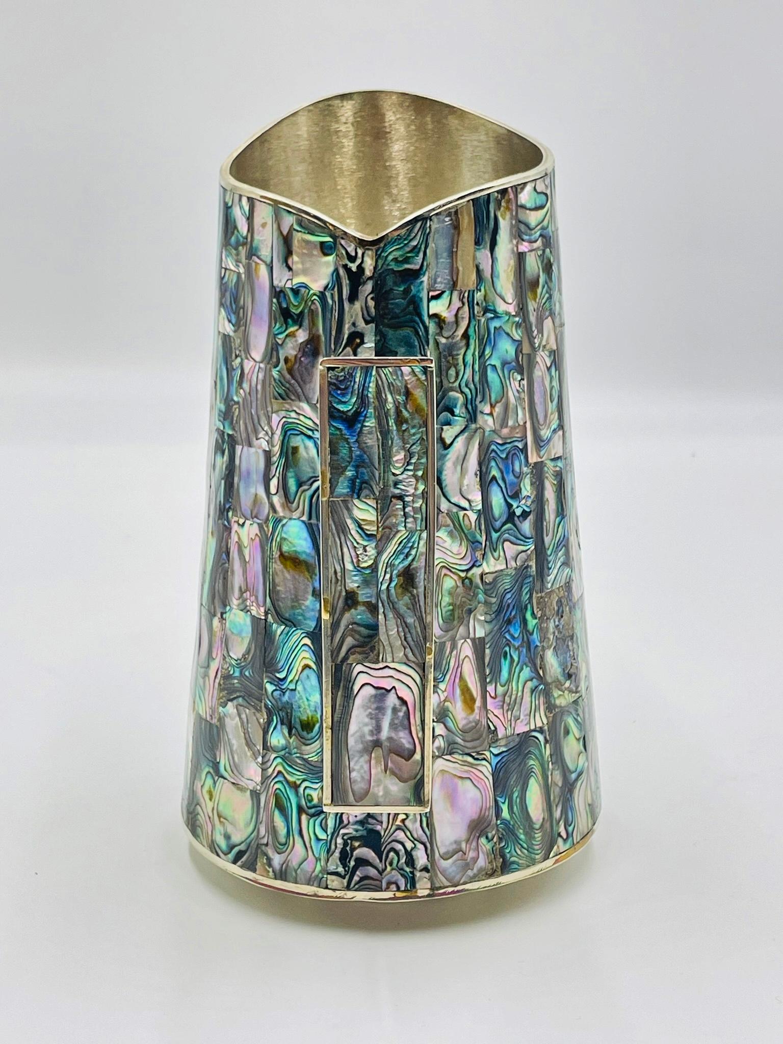 Mexikanischer Wasserkrug mit Alpaka-Silber und Abalone-Intarsien aus der Jahrhundertmitte, 1950er Jahre (Mitte des 20. Jahrhunderts) im Angebot