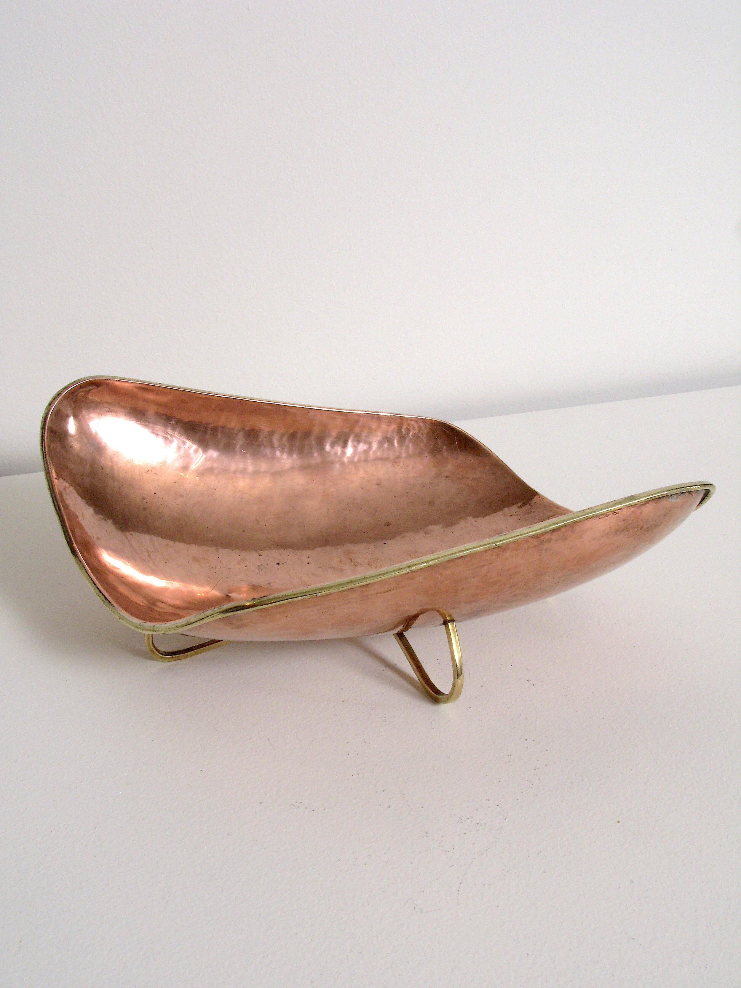 Mid-Century Modern Mid Century Mexican Copper and Brass Dish For Sale