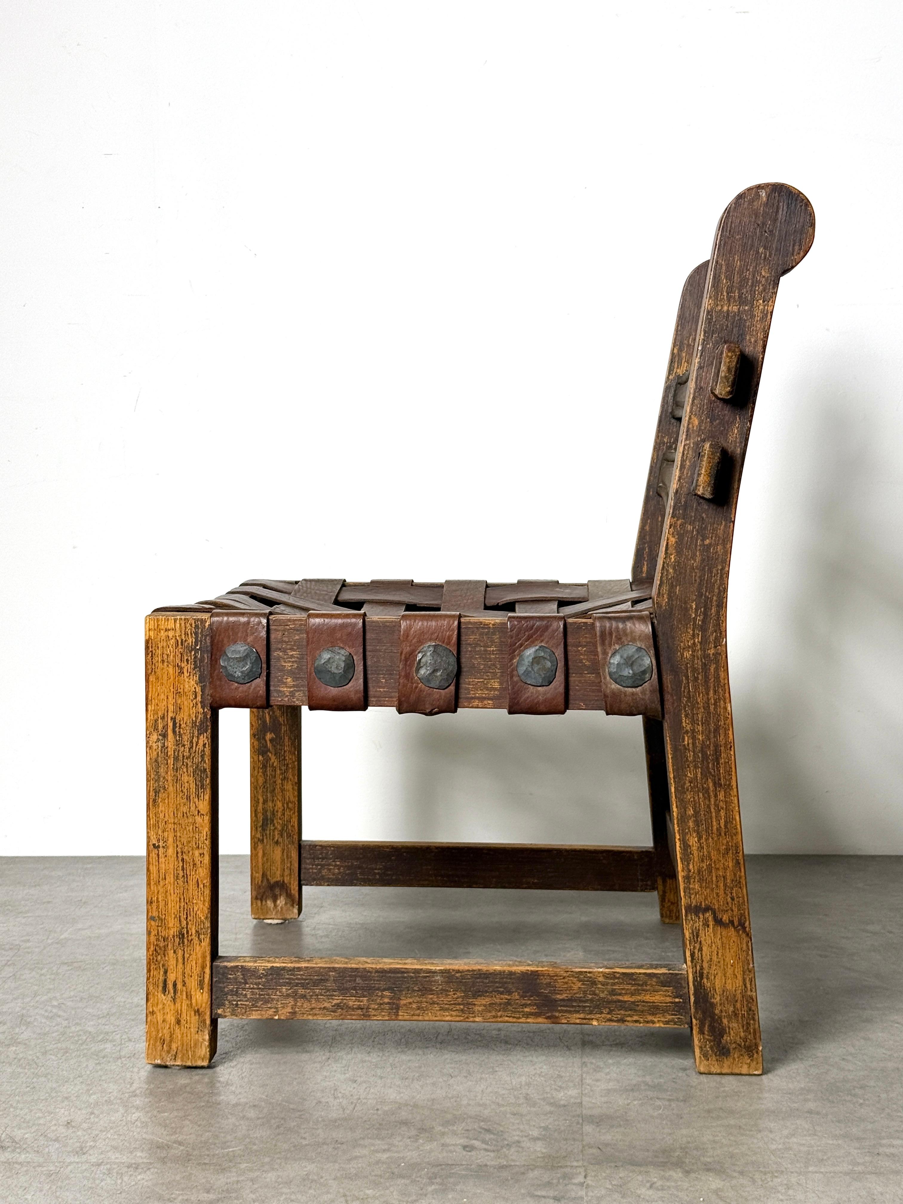 Sedia messicana di metà secolo in pelle intagliata a mano Spratling attribuita al 1960 in vendita 1