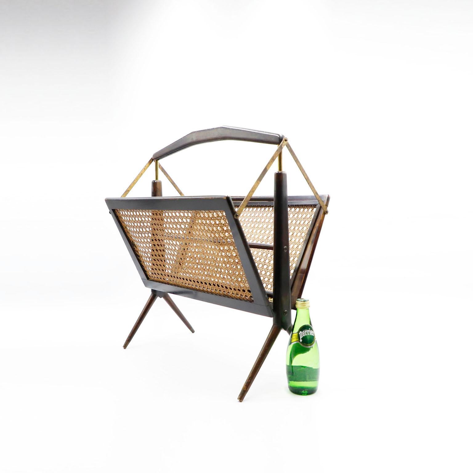 Mid-Century Mexican Modern Folding Magazine Rack In Good Condition For Sale In Mexico City, CDMX