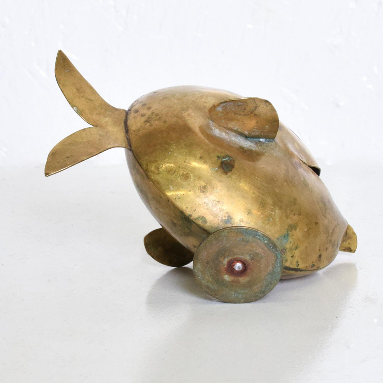 Midcentury Mexican Modernist Fish Brass Ashtray, Castillo Era 3