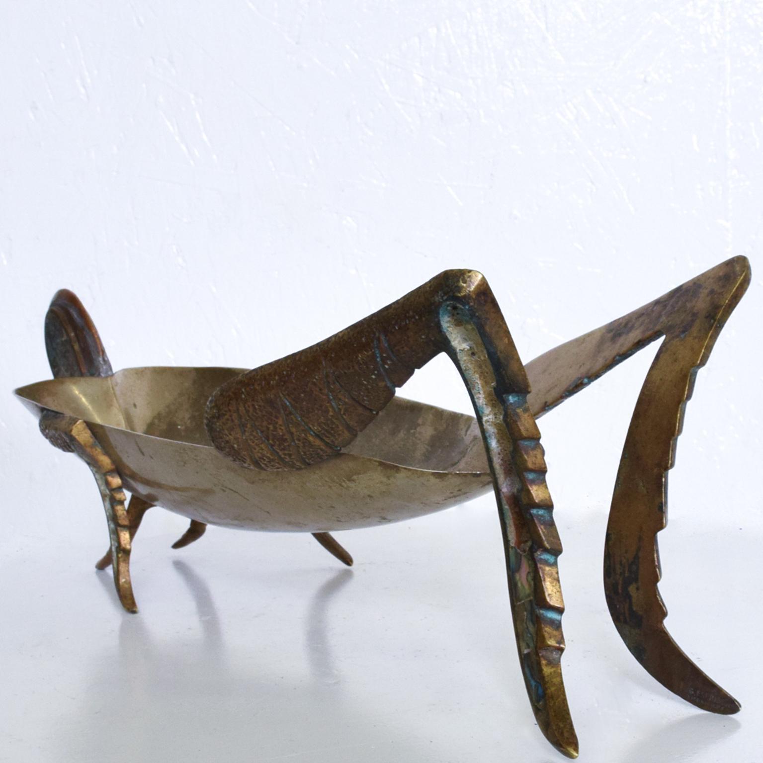 Midcentury Mexican Modernist Grasshopper Decorative Bowl Abalone In Fair Condition In Chula Vista, CA