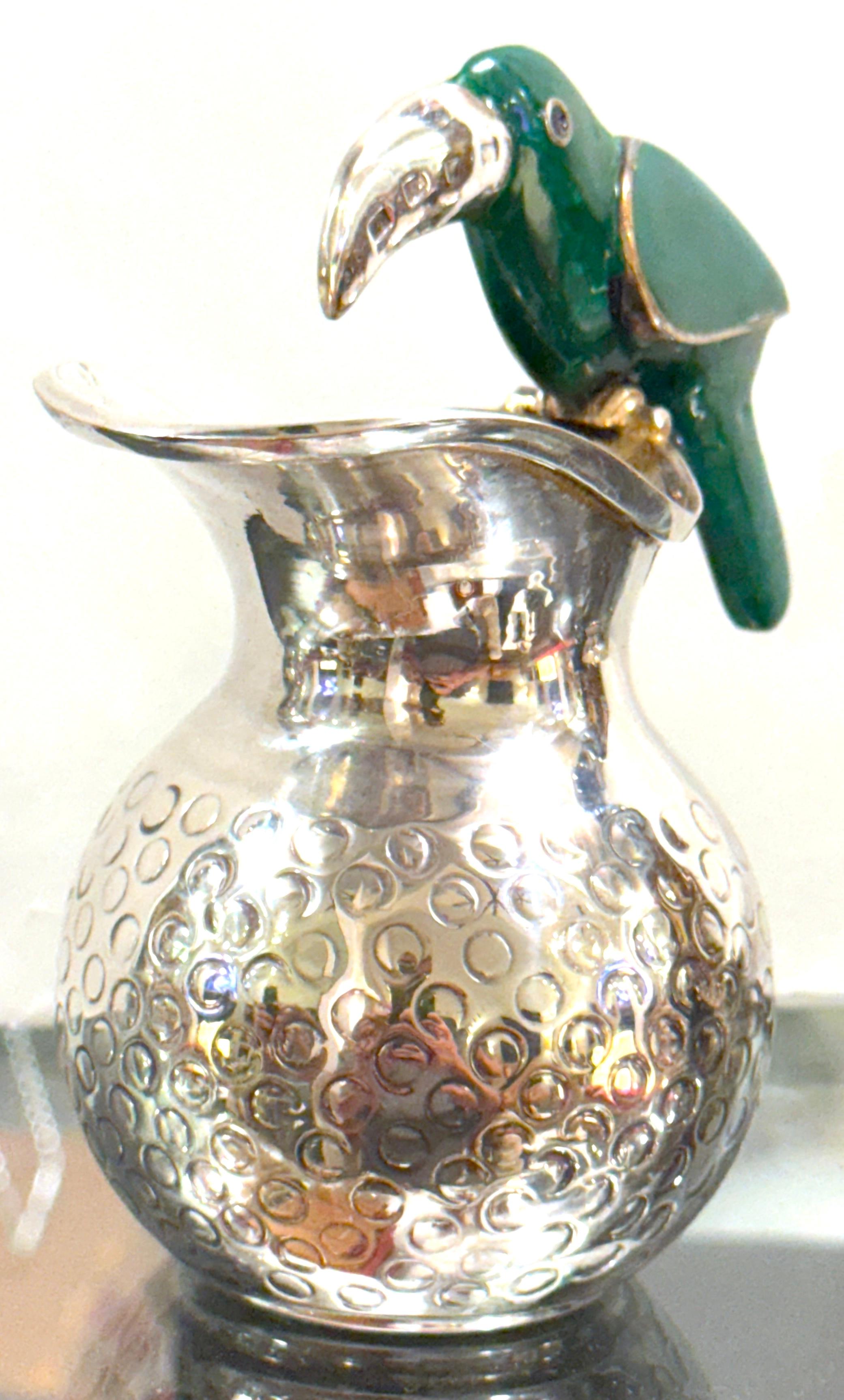 Mid-Century Mexican Silverplate & Malachite Parrot Pitcher, Style Los Castillo finales del siglo XX en venta