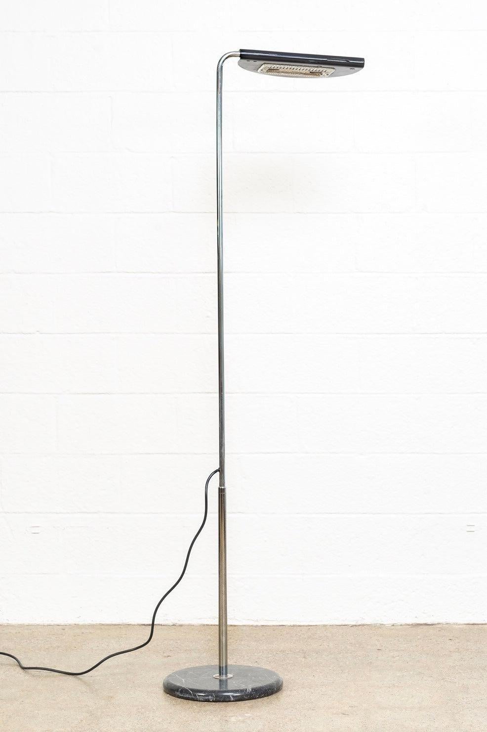 Mid Century Mezzaluna Black Floor Lamp by Bruno Gecchelin In Good Condition For Sale In Detroit, MI