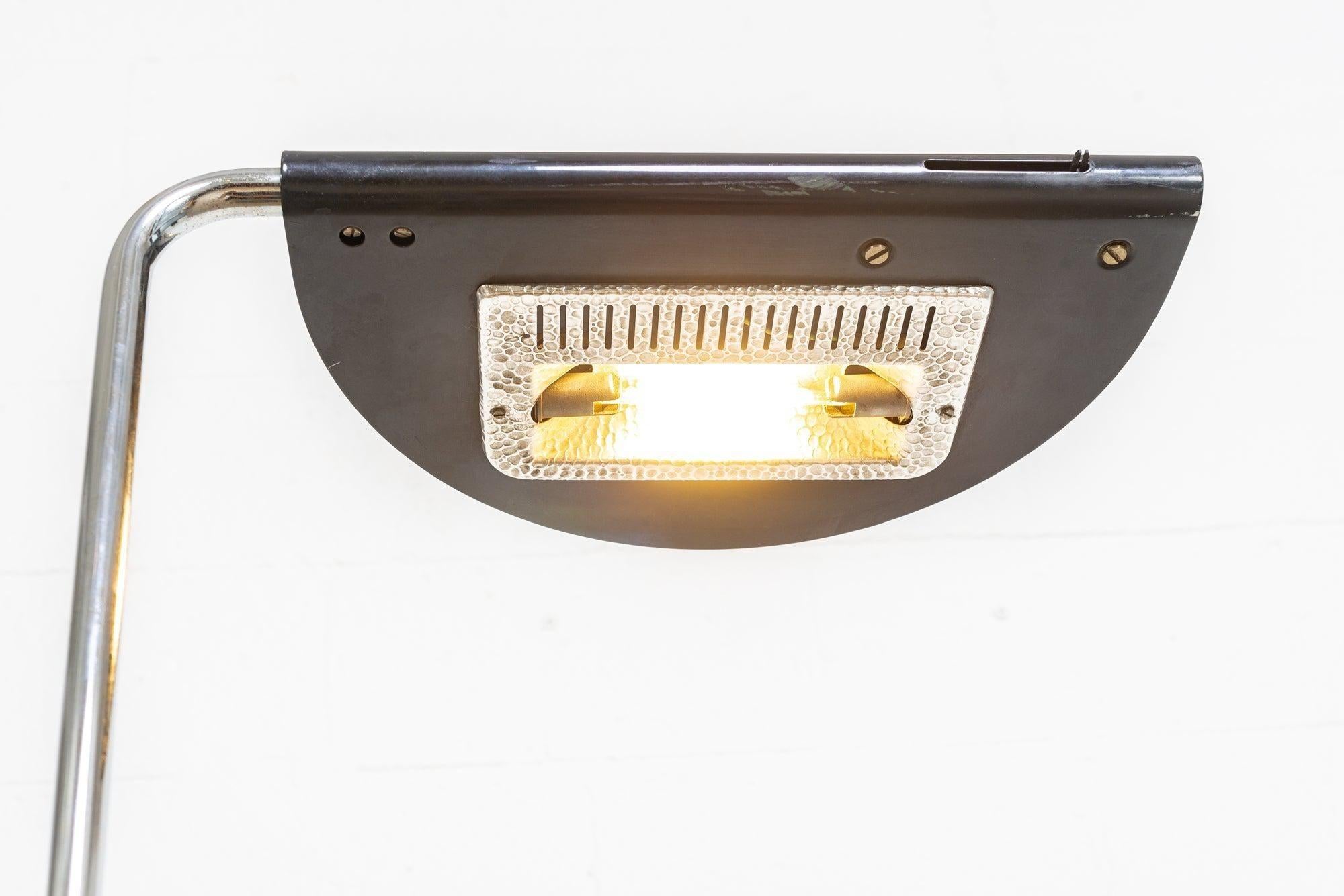 Mid Century Mezzaluna Black Floor Lamp by Bruno Gecchelin For Sale 1