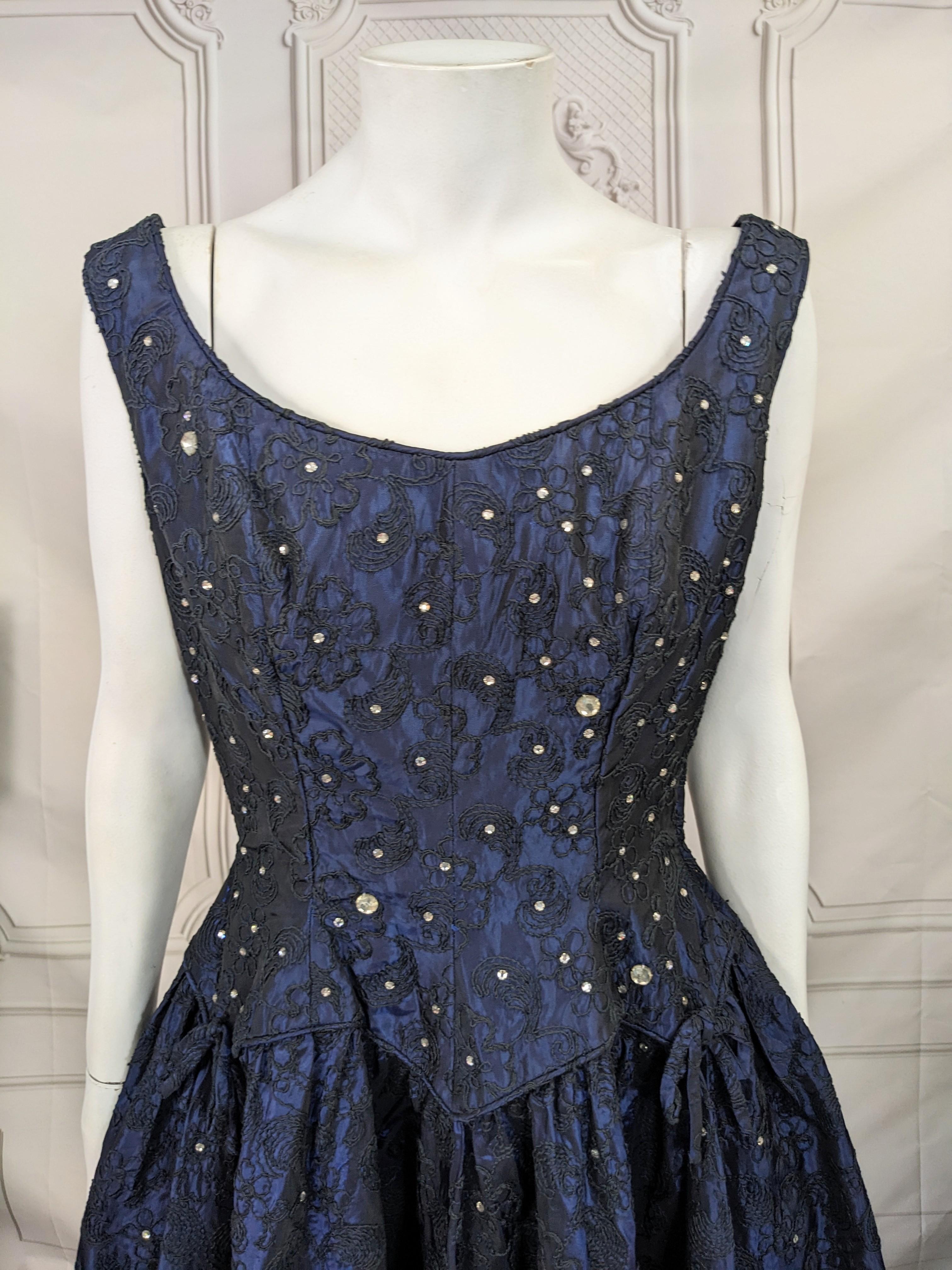 Noir Robe de cocktail en taffetas incrusté de cristaux bleu nuit du milieu du siècle dernier en vente