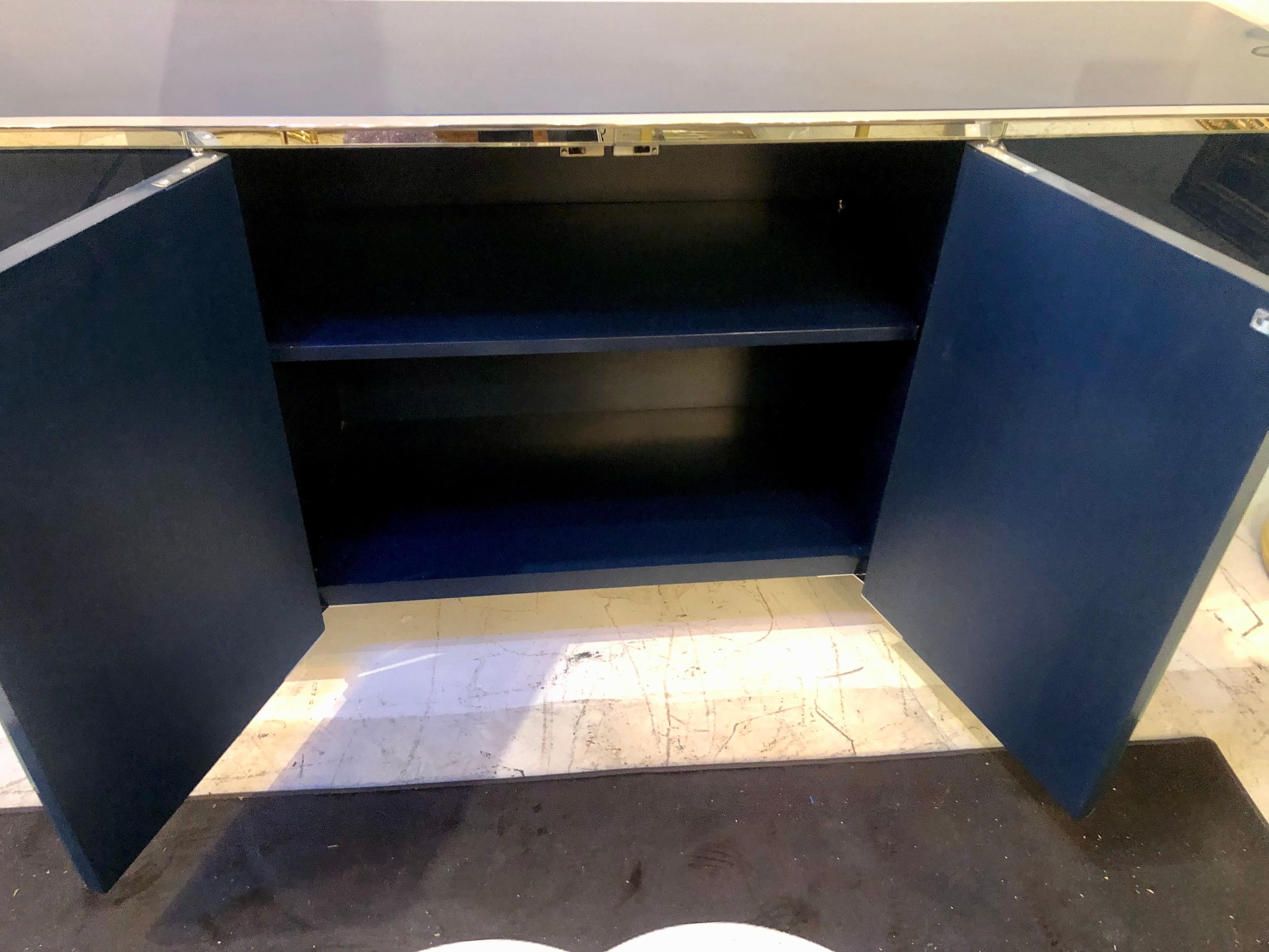 Mid-Century Midnight Blue Lacquer and Mirror Credenza For Sale 4