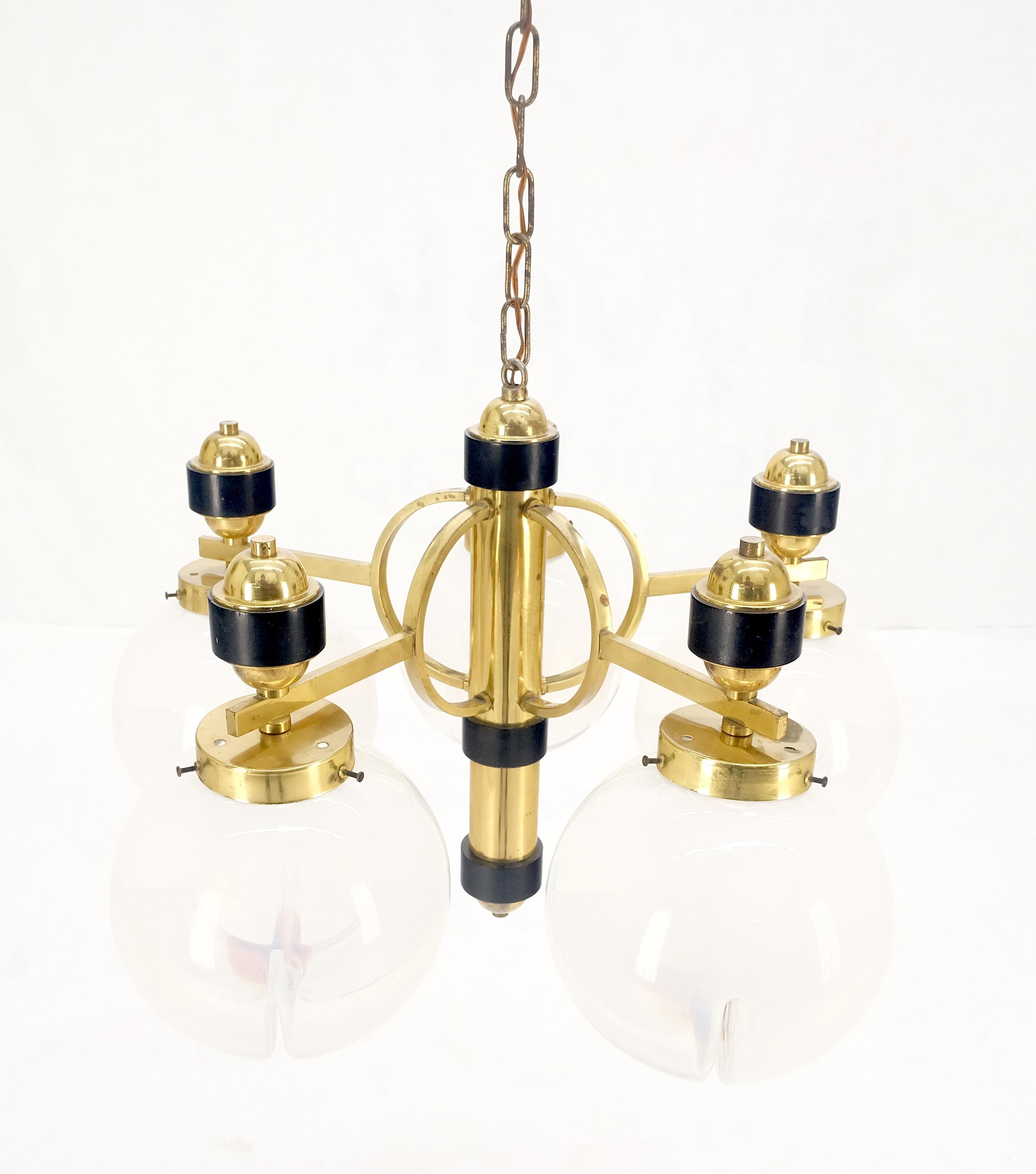 Mid Century Milk Amber Glass 4 Globe Shades Brass Light Fixture Chandelier MINT In Good Condition For Sale In Rockaway, NJ