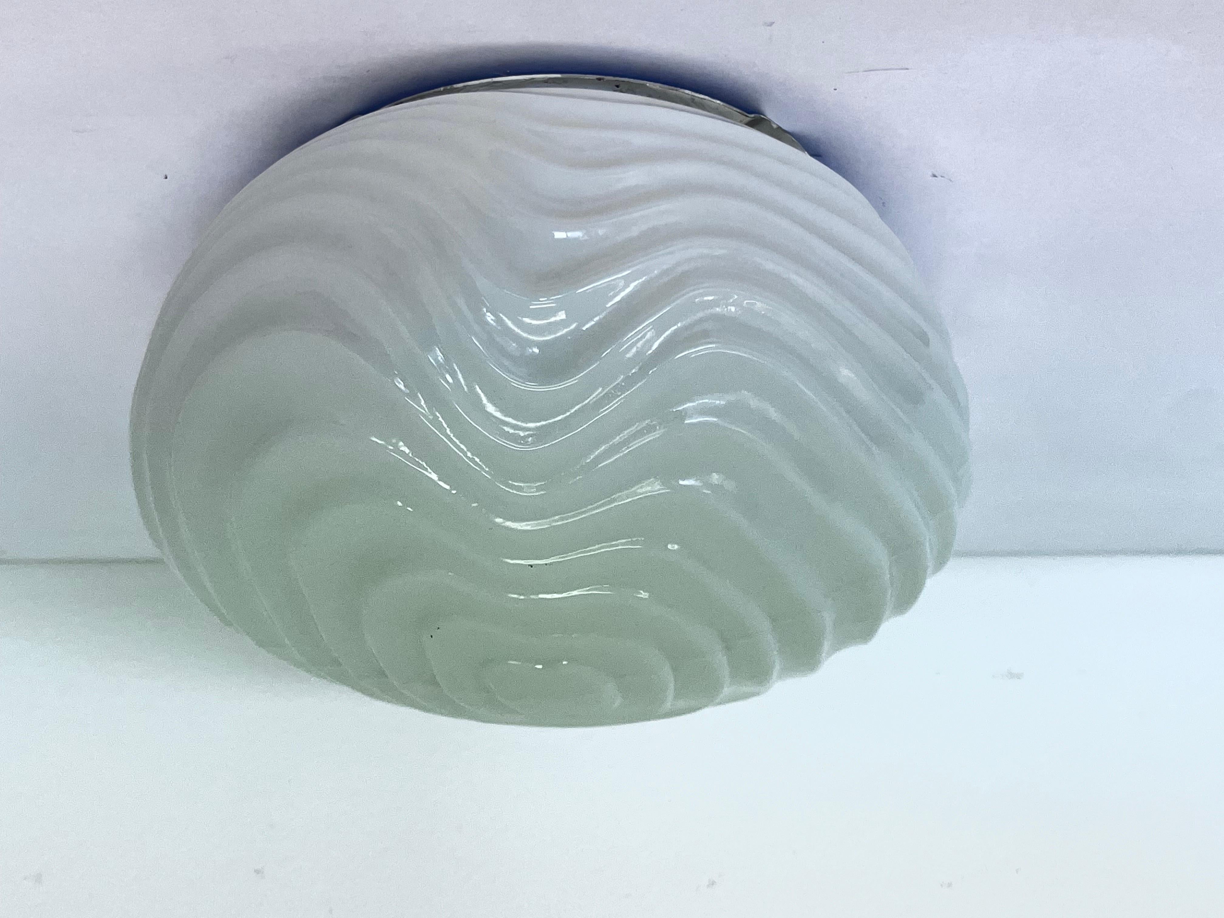 Lampada da incasso o da parete in vetro latte di metà secolo, Cecoslovacchia, 4 pezzi in vendita 1