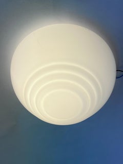 Milchglas-Einbau- oder Wandleuchte aus der Mitte des Jahrhunderts, Tschechoslowakei